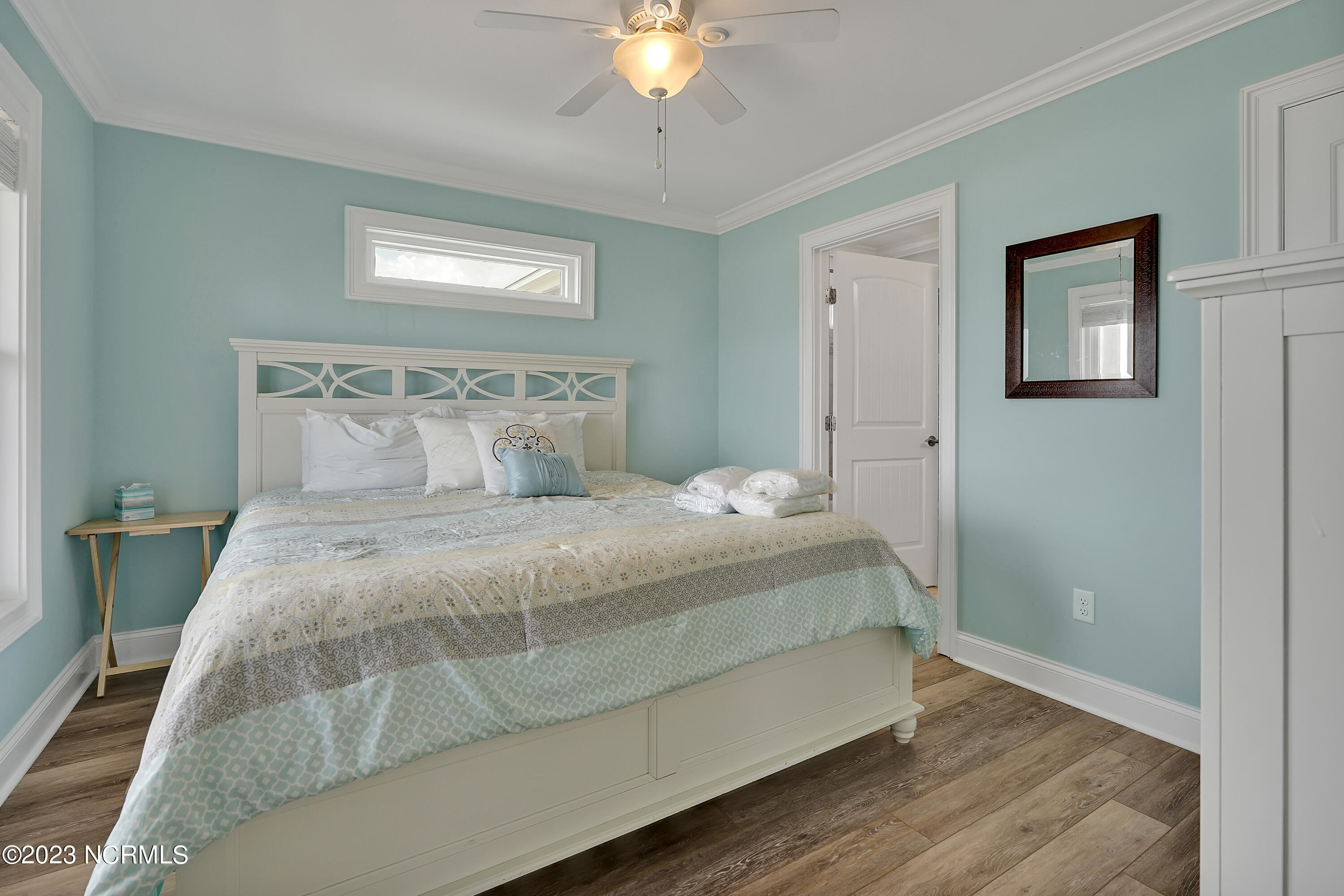 100558730 | Photo 45