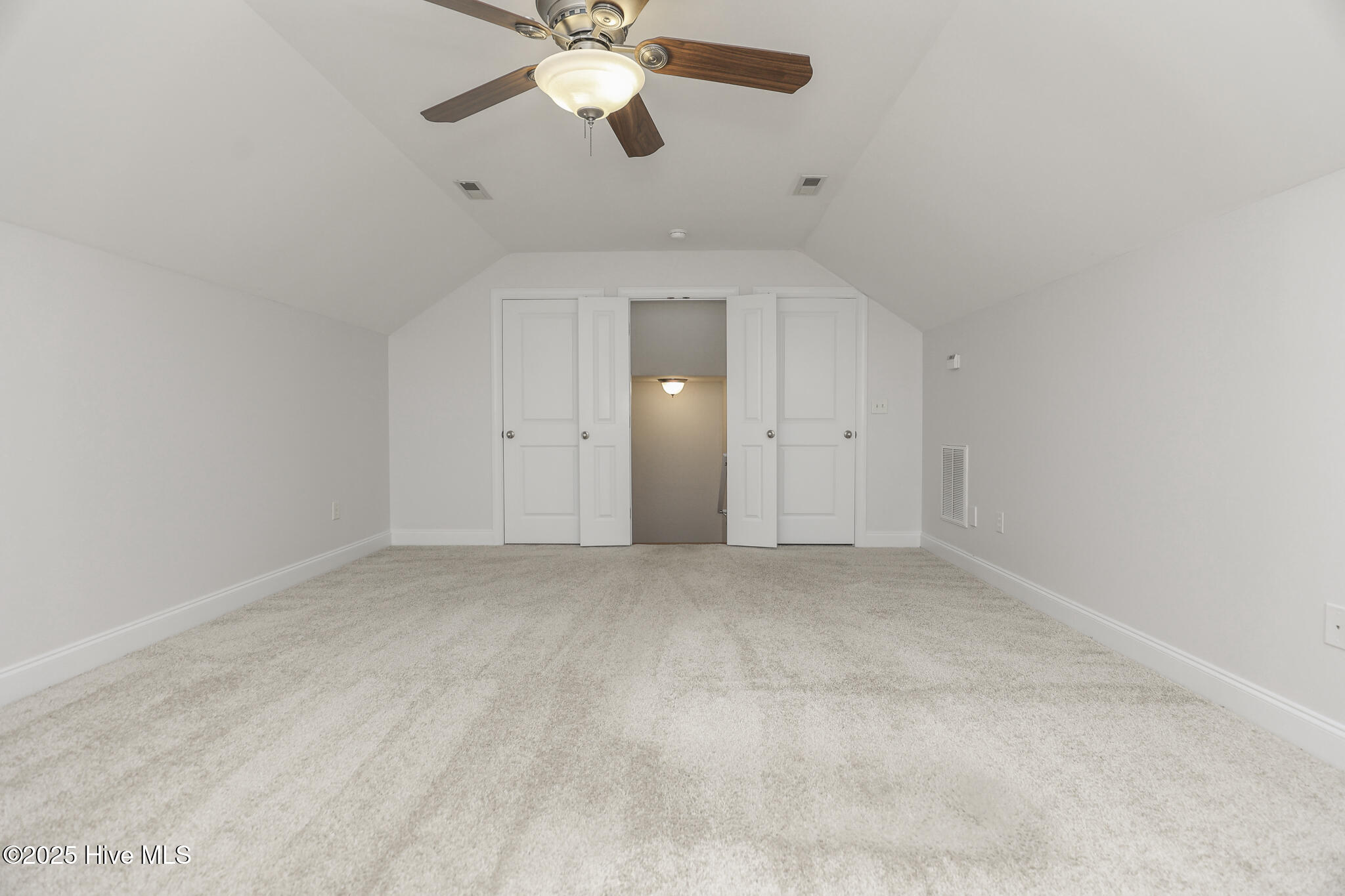 100530782 | Photo 28