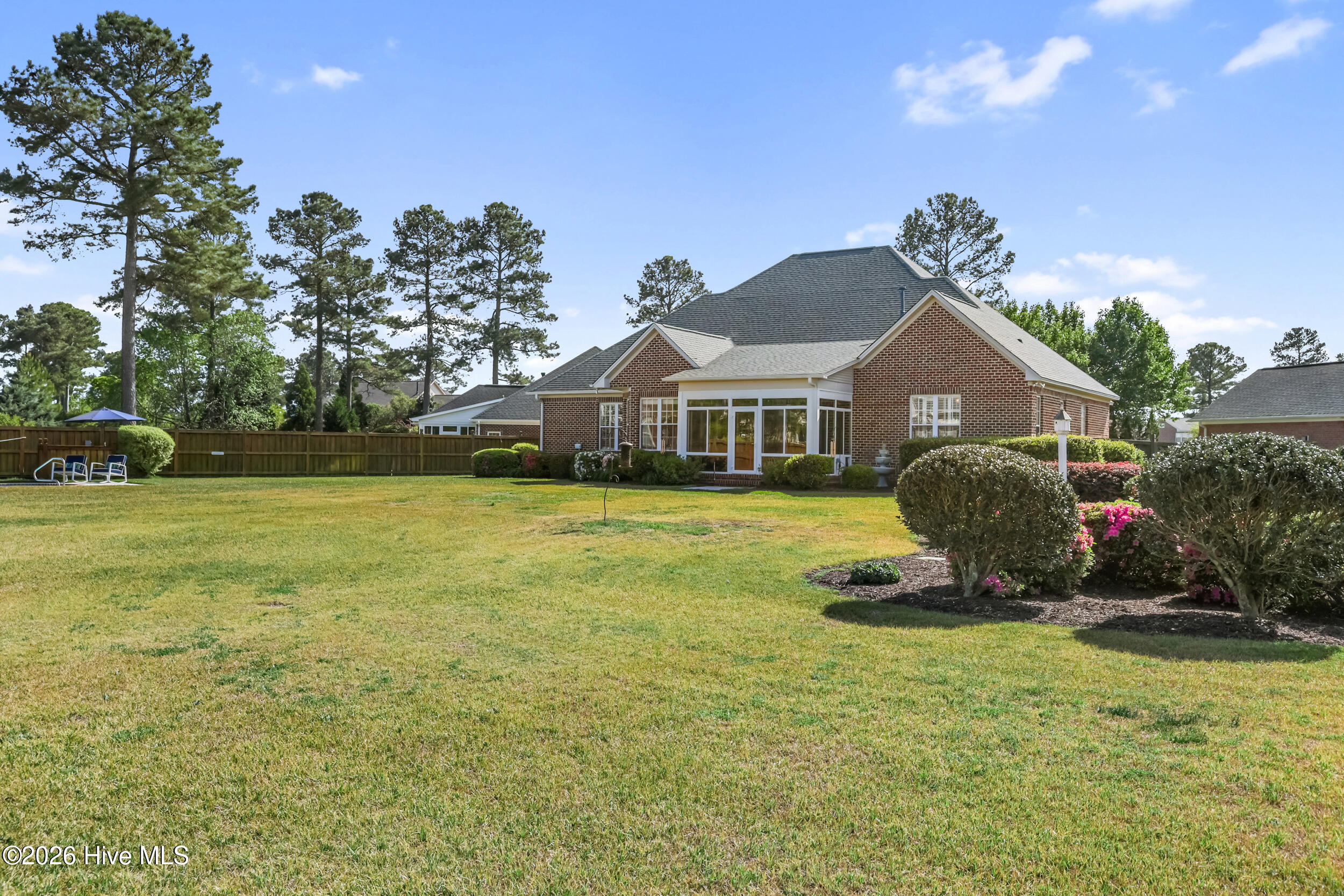 100565285 | Photo 44