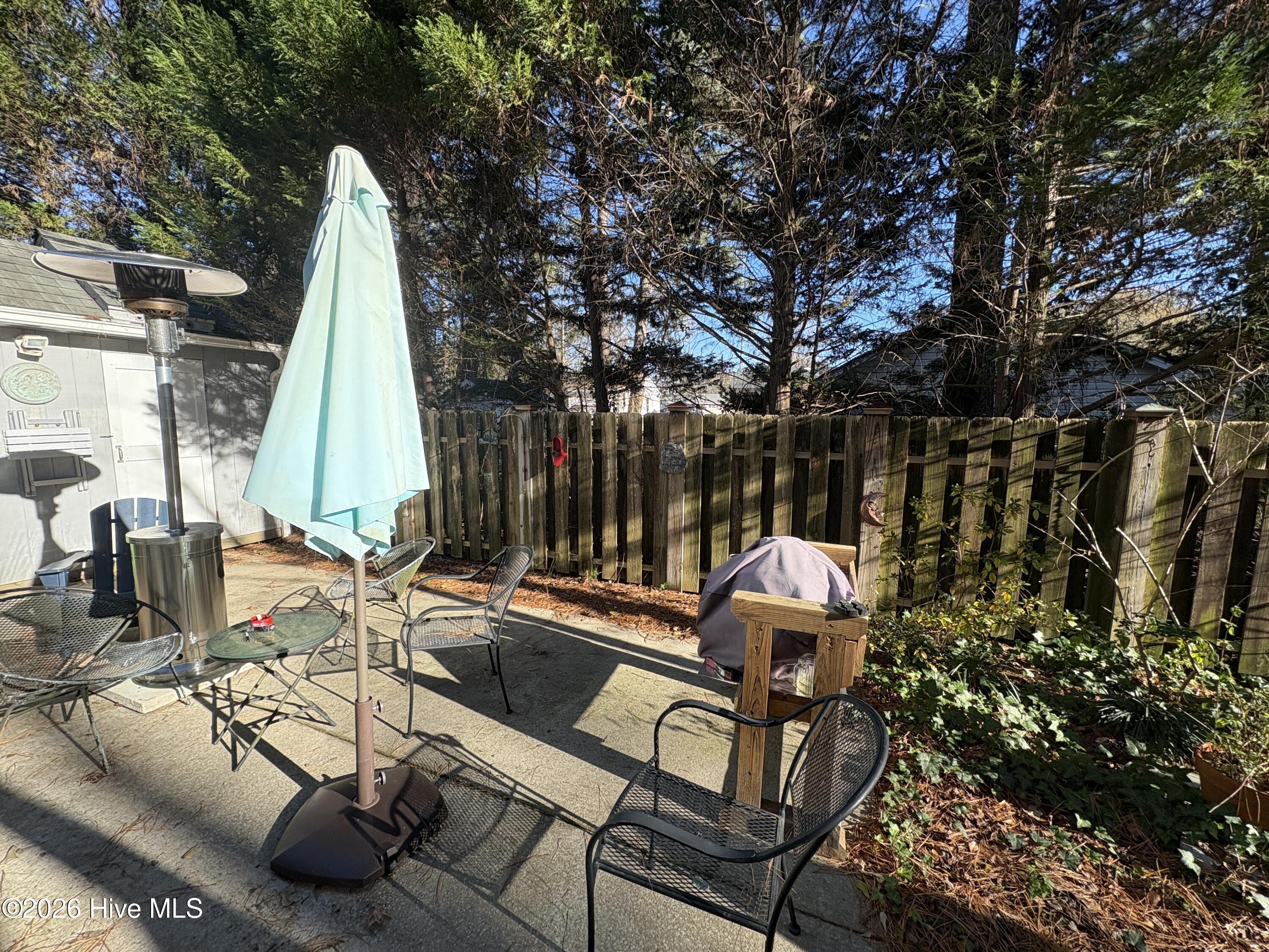 Exterior photo of 1004a Kings Way, New Bern, NC 28562. MLS: 100602603