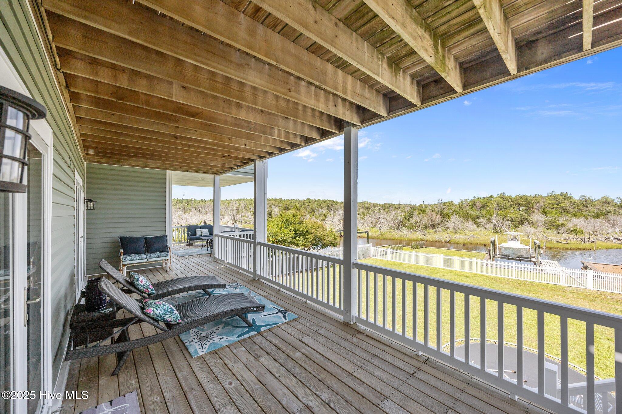 100517402 | Photo 27