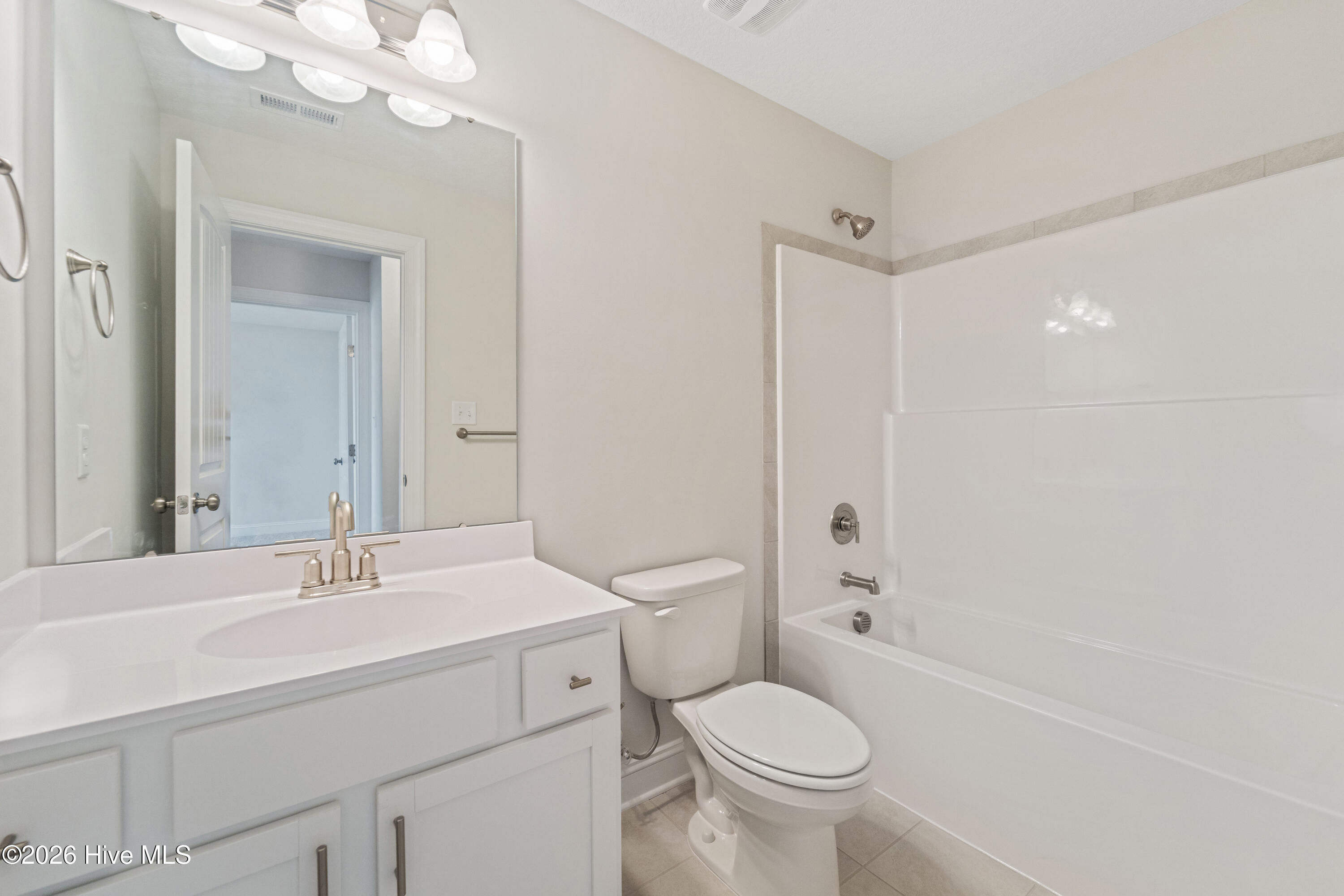 100523680 | Photo 24