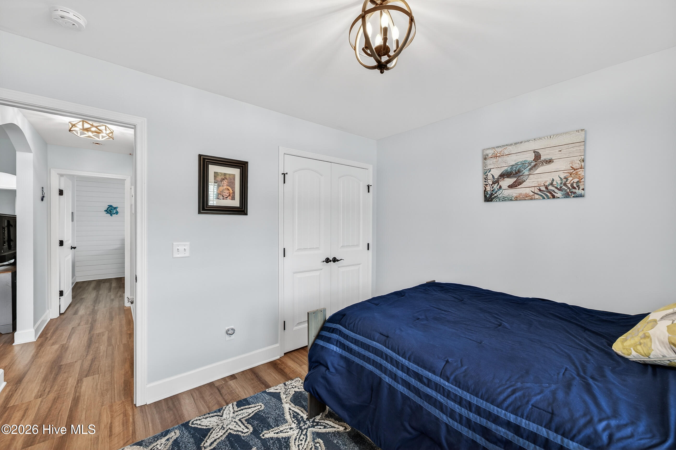 100567019 | Photo 33