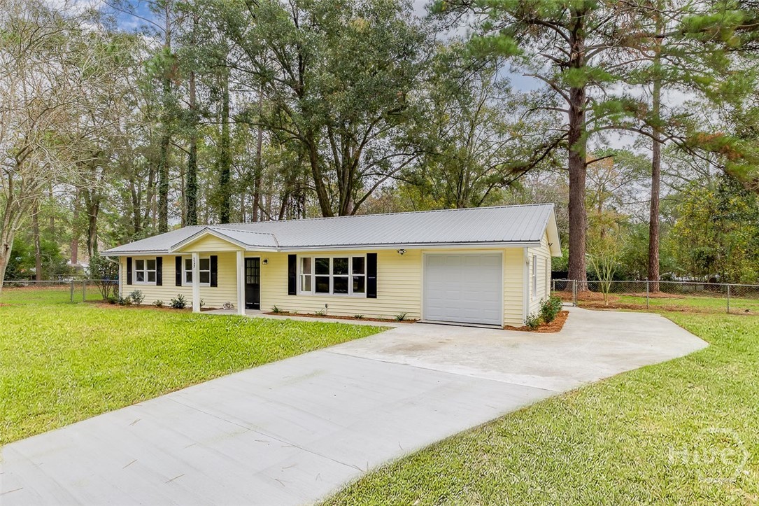 Homes for sale in Bloomingdale, GA | 225 Wallace Cir, Bloomingdale, GA 31302 | MLS# SA344565