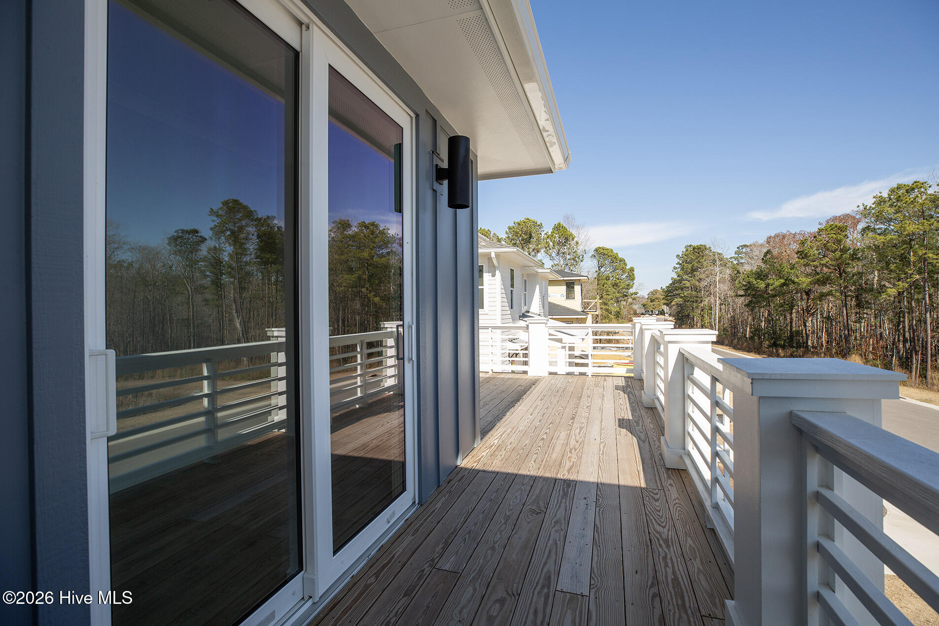 100555900 | Photo 31