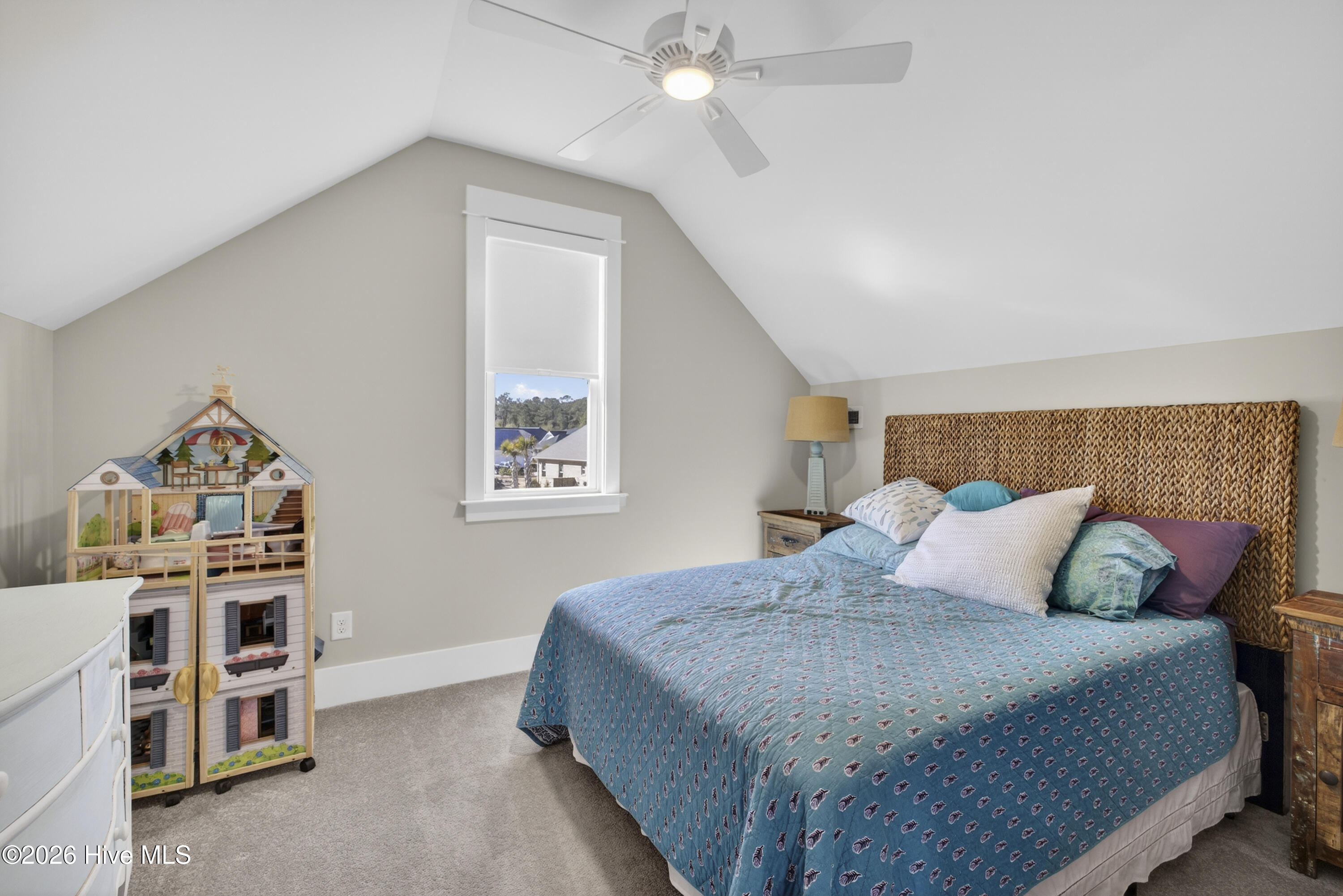 100556543 | Photo 35