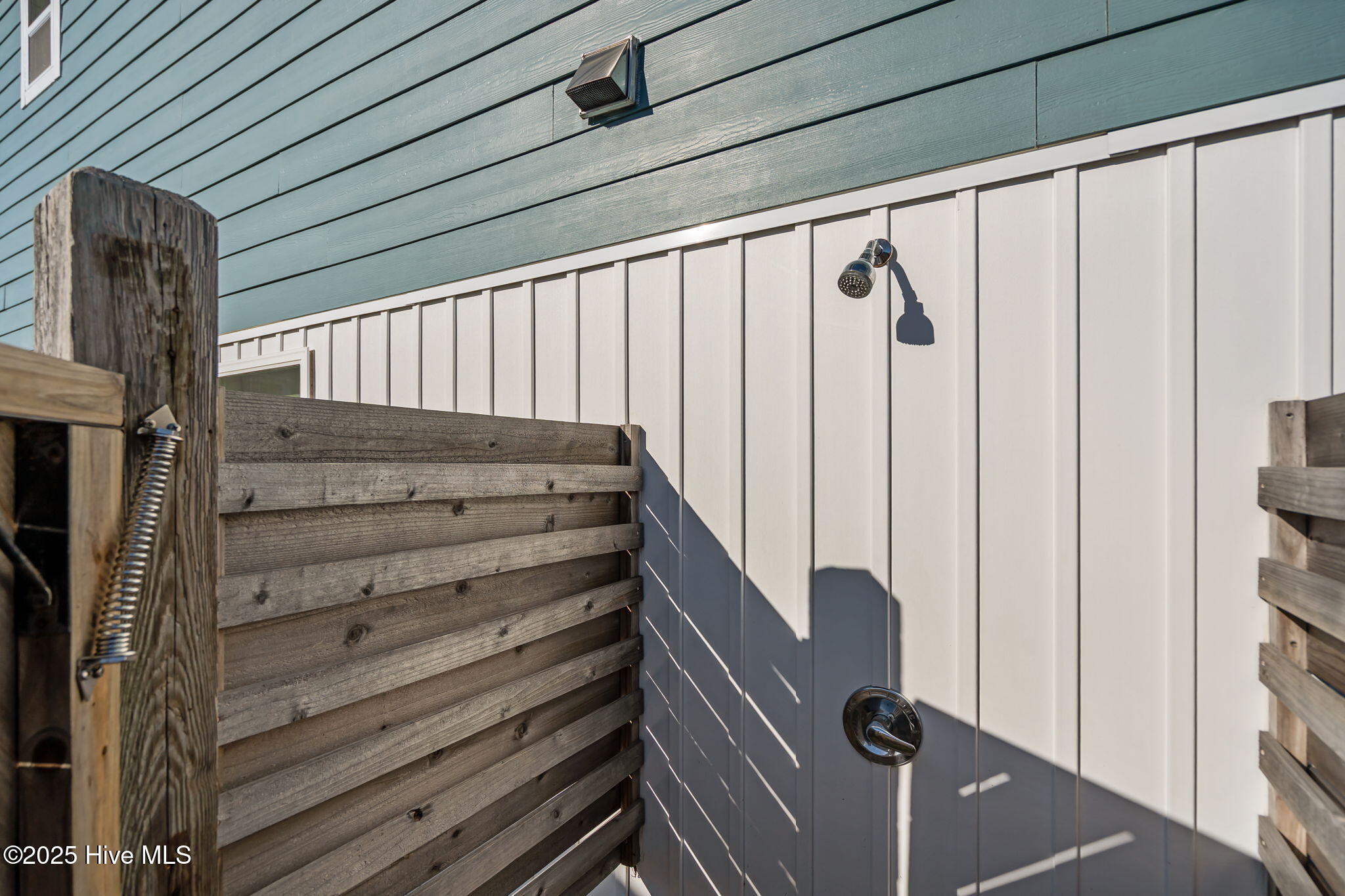 100541863 | Photo 54