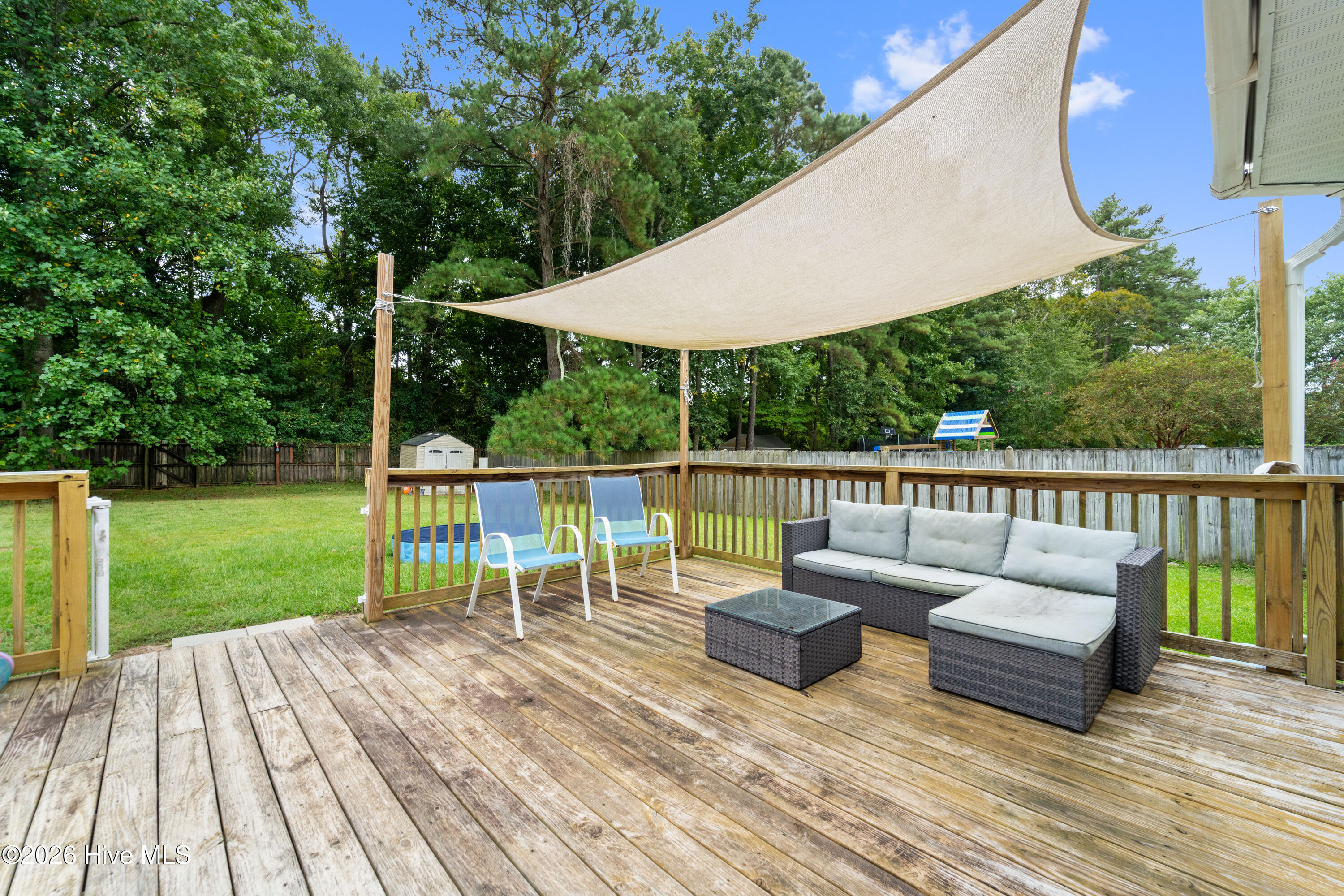 100550973 | Photo 41