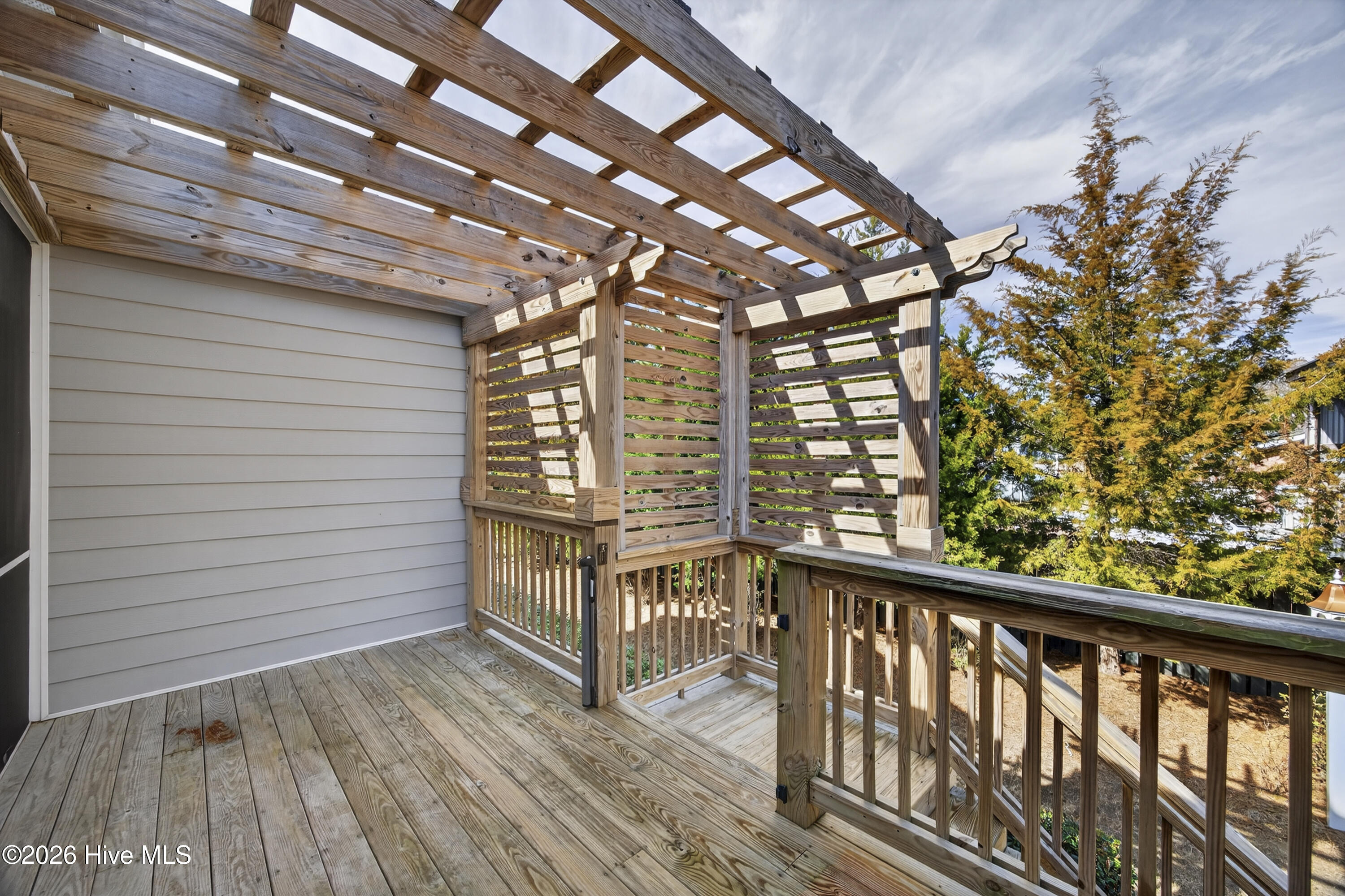 100555140 | Photo 51