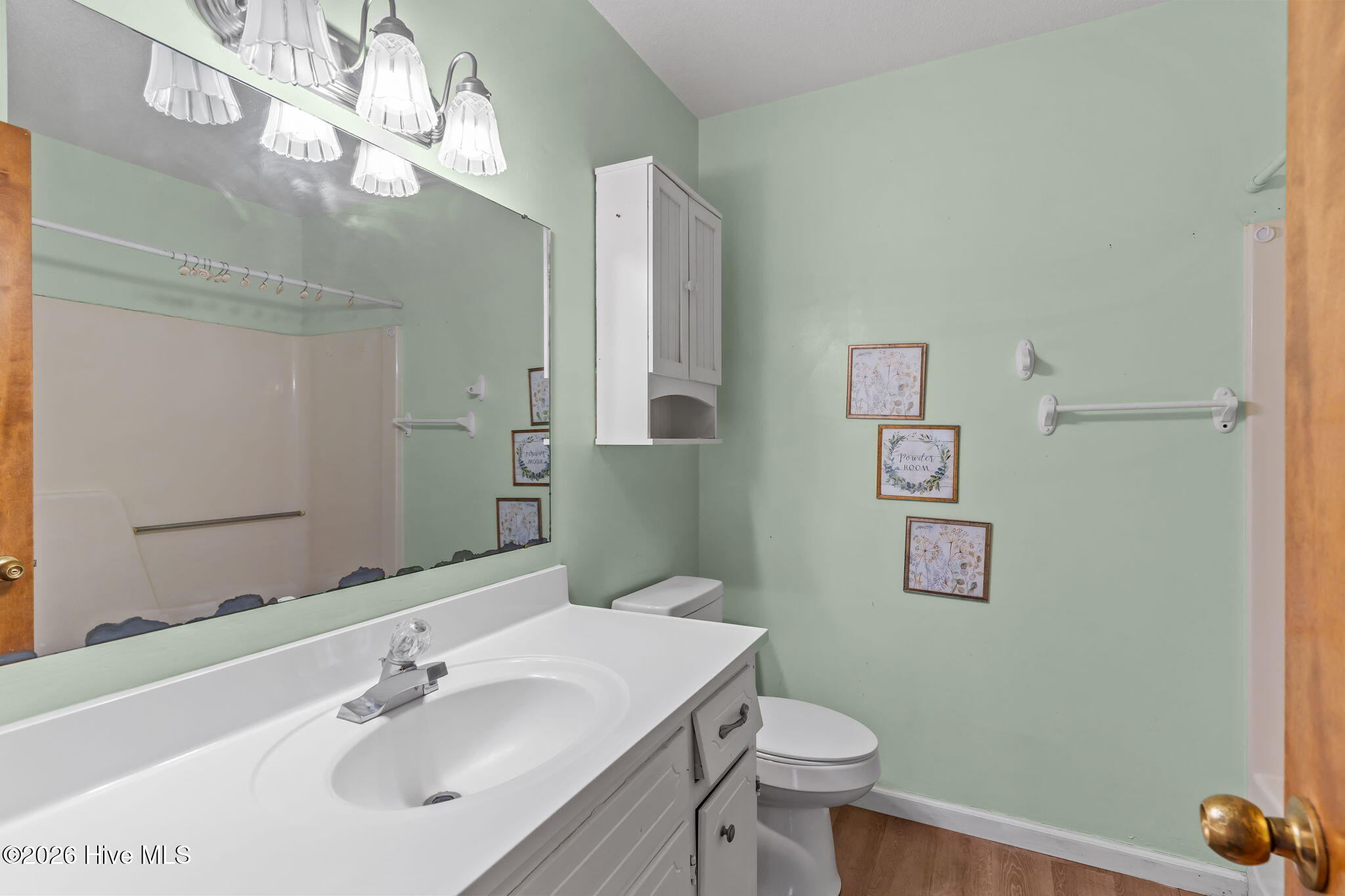 100569090 | Photo 16