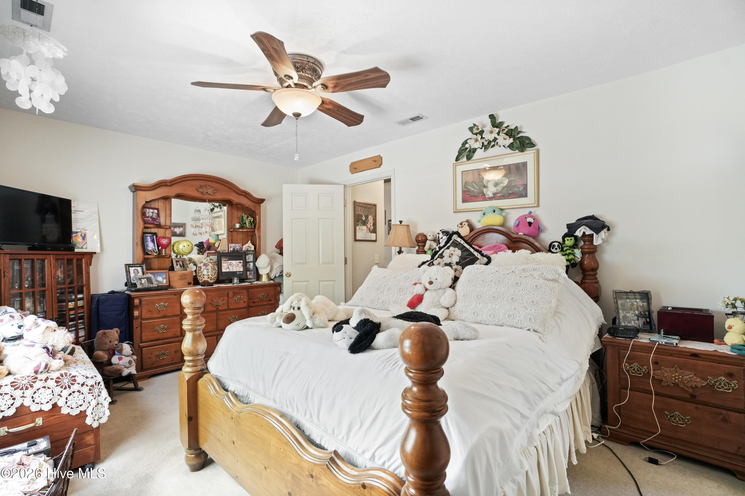 100570159 | Photo 17