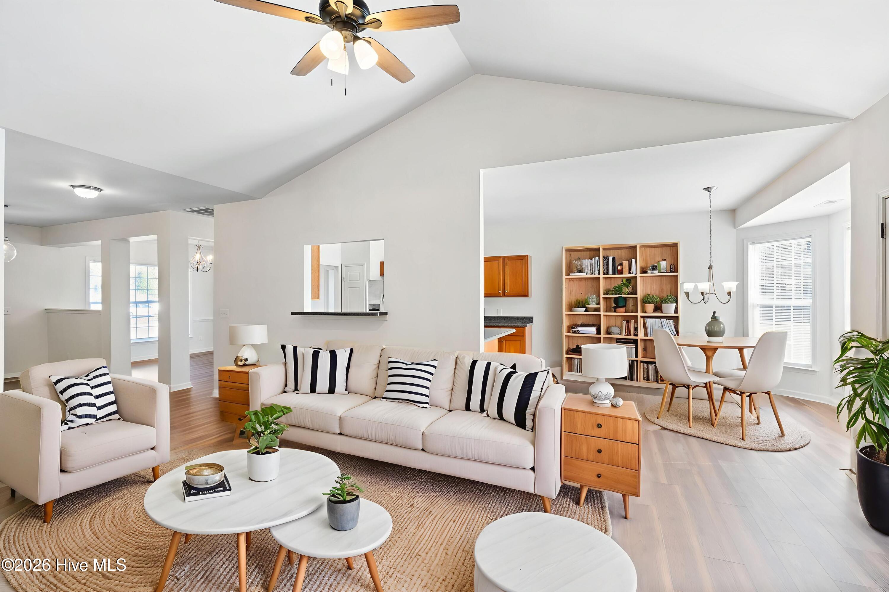 100542341 | Photo 20