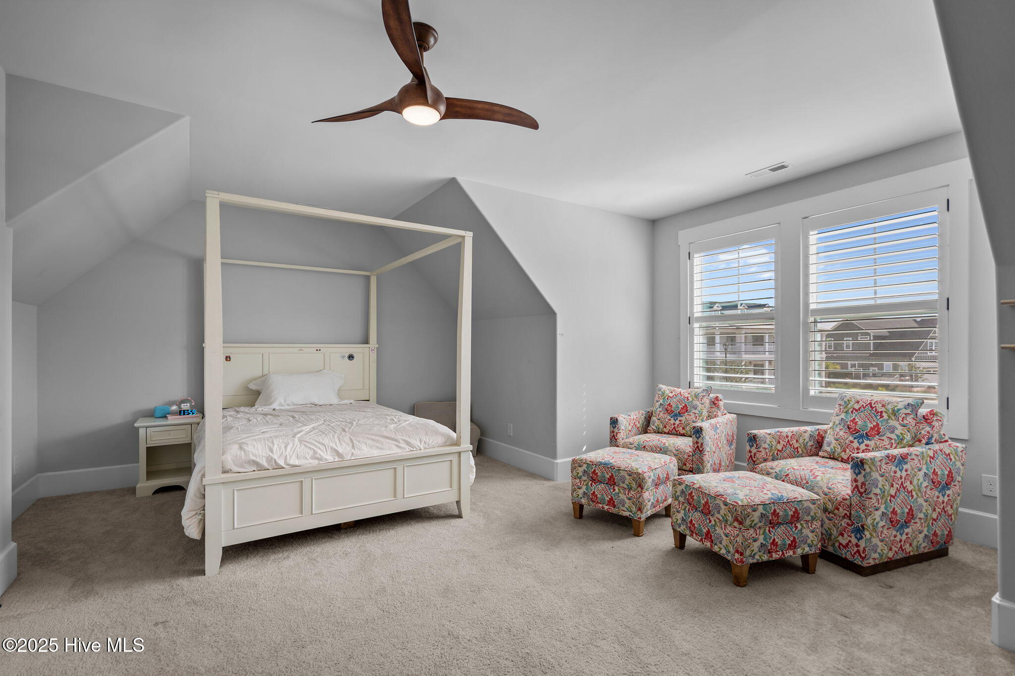 100536162 | Photo 43