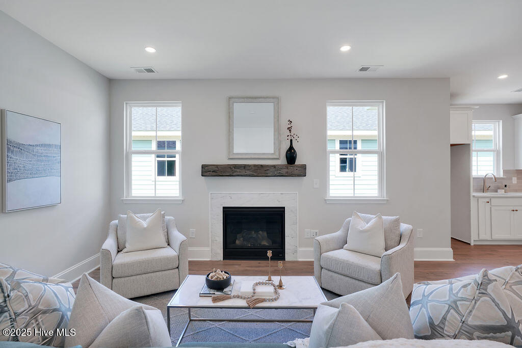 100545811 | Photo 35