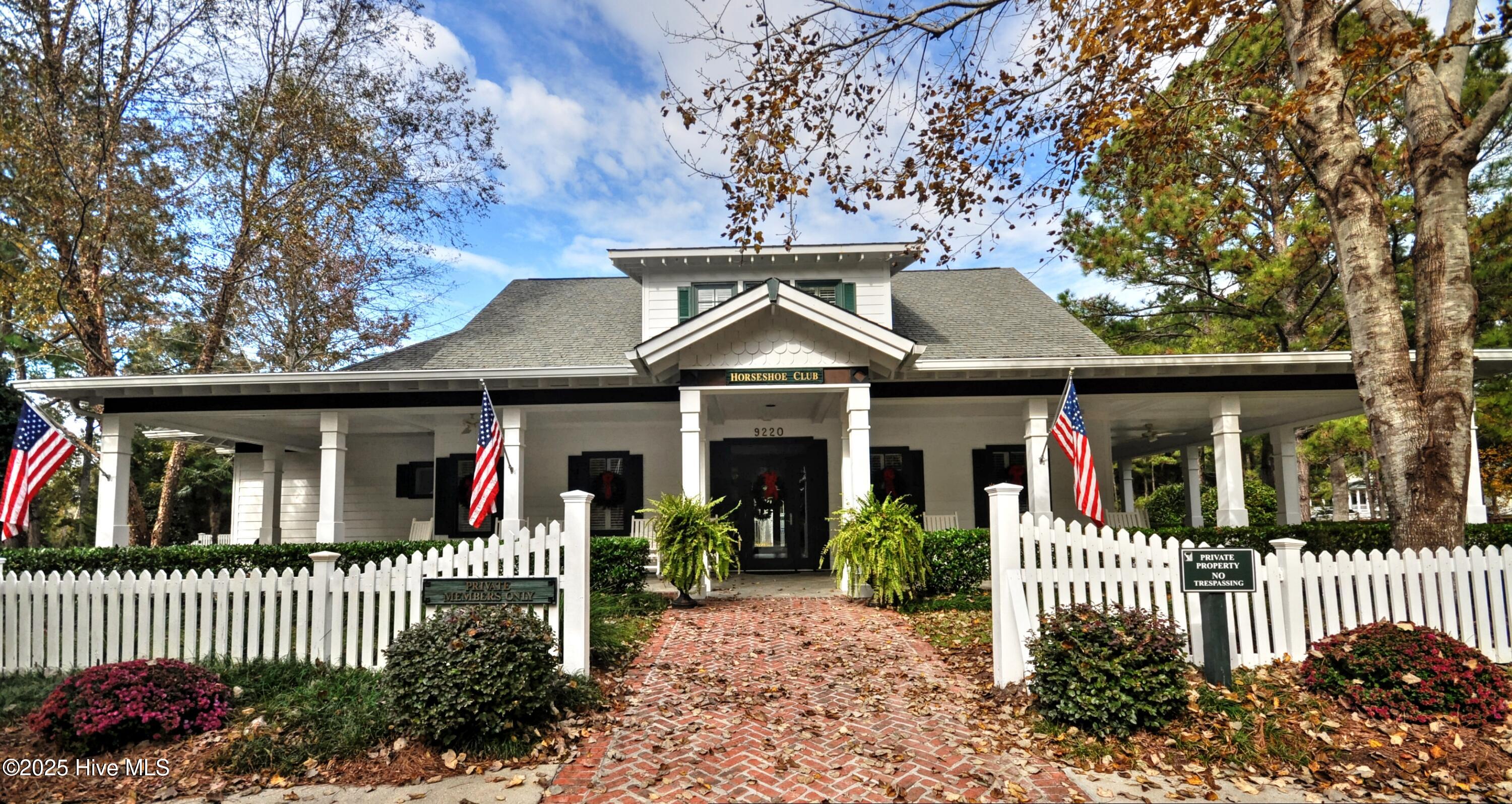 100535585 | Photo 63