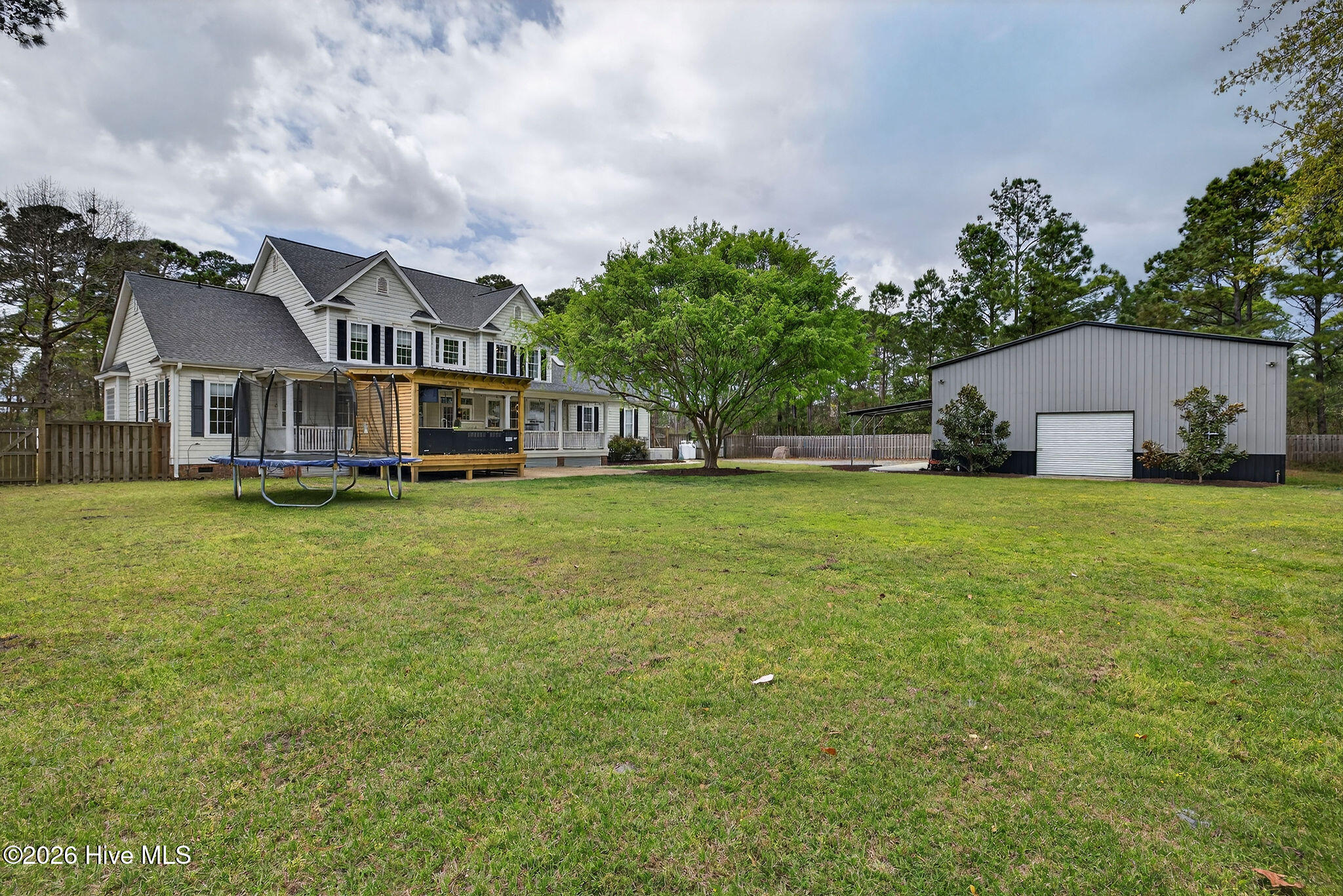 100563131 | Photo 65