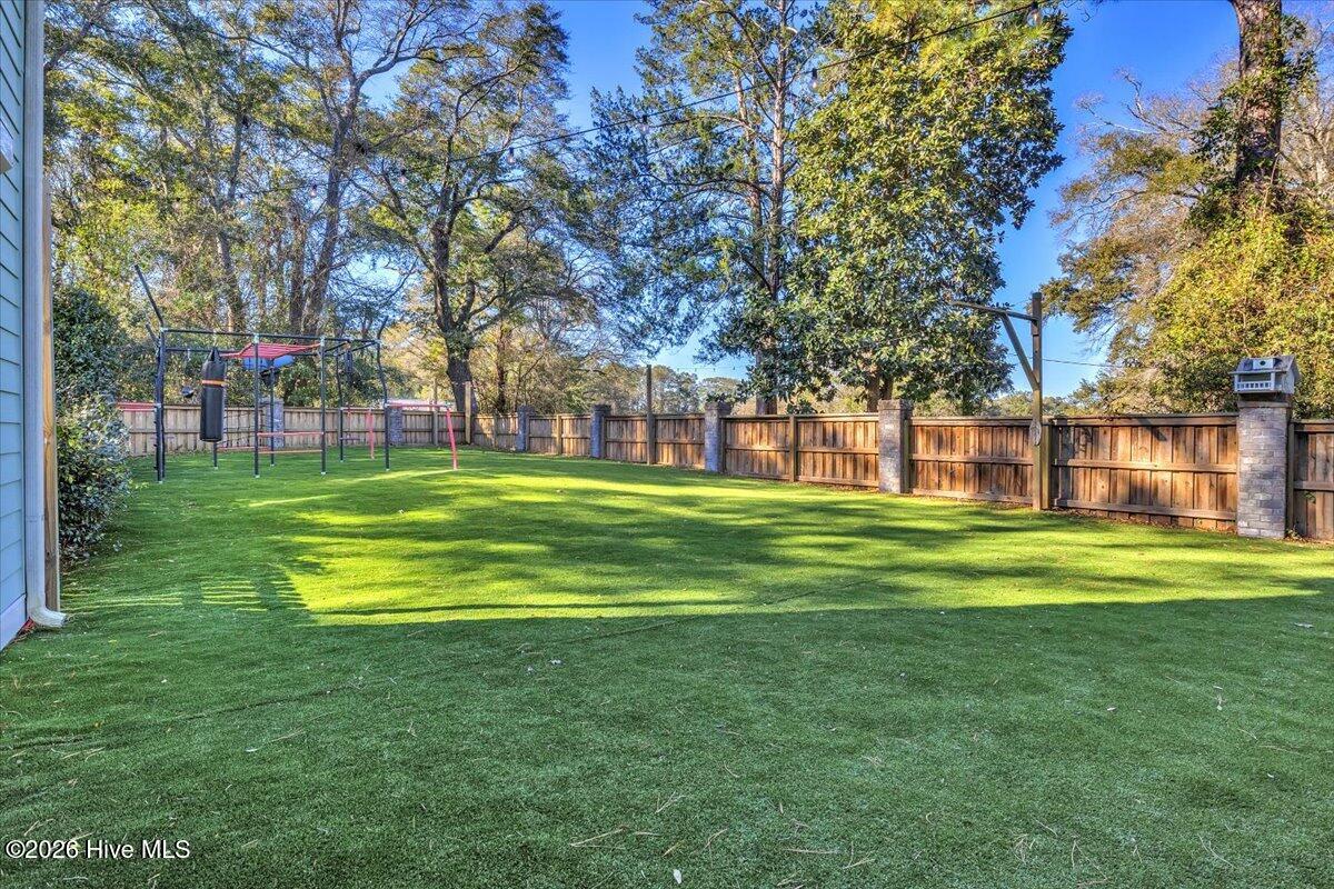 100551826 | Photo 63