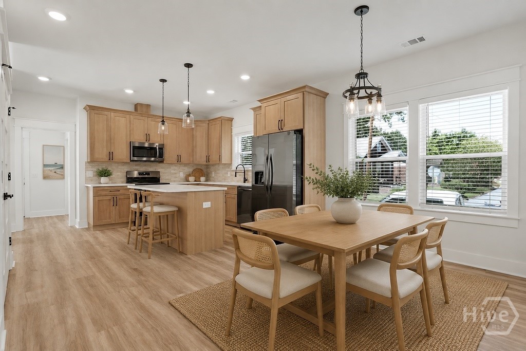 Photo 3 of Single family home for sale at 1005 E 35th Street, Savannah, GA 31401 | MLS# SA355363 | Listing updated on 2026-09-16