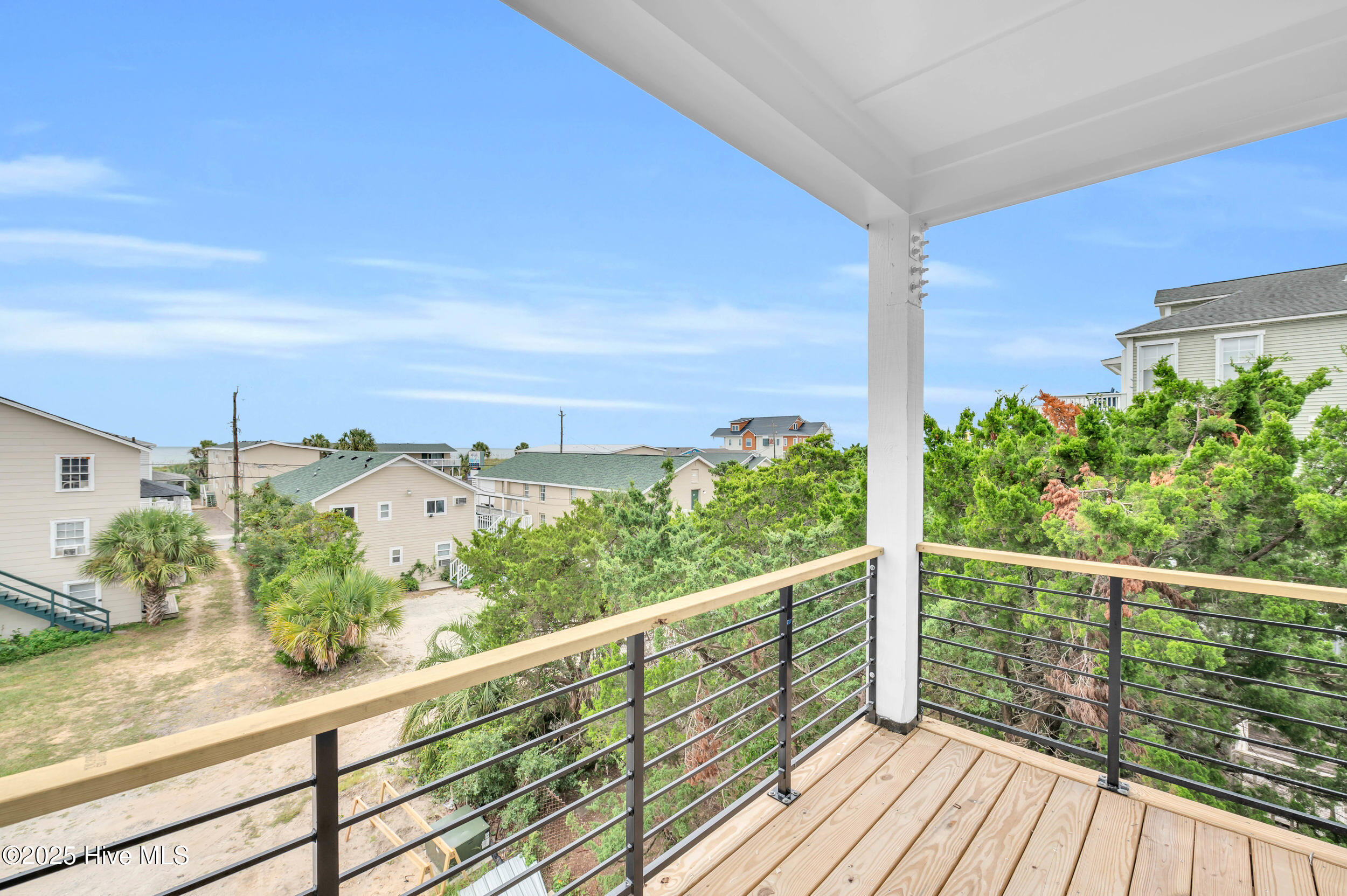 100509677 | Photo 40