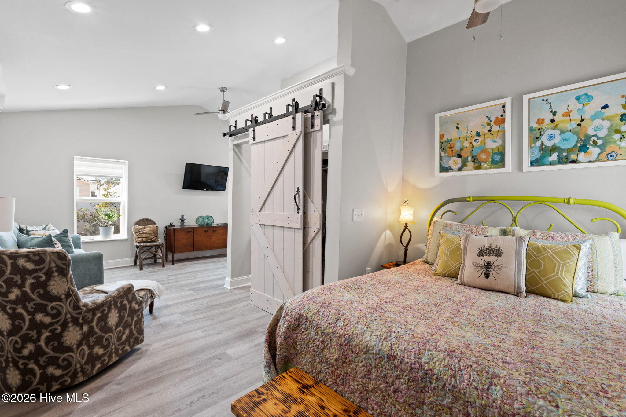 100564340 | Photo 36