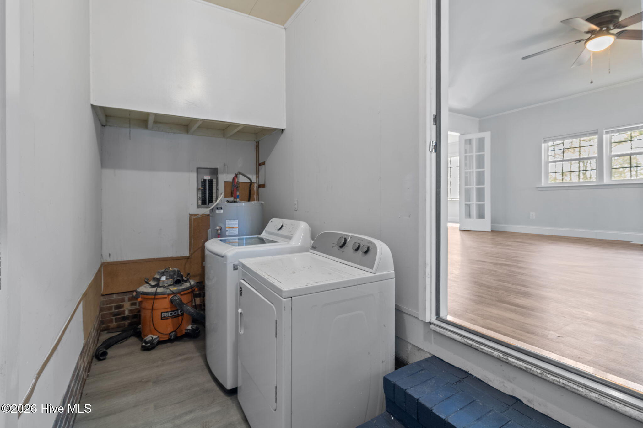 100561705 | Photo 13