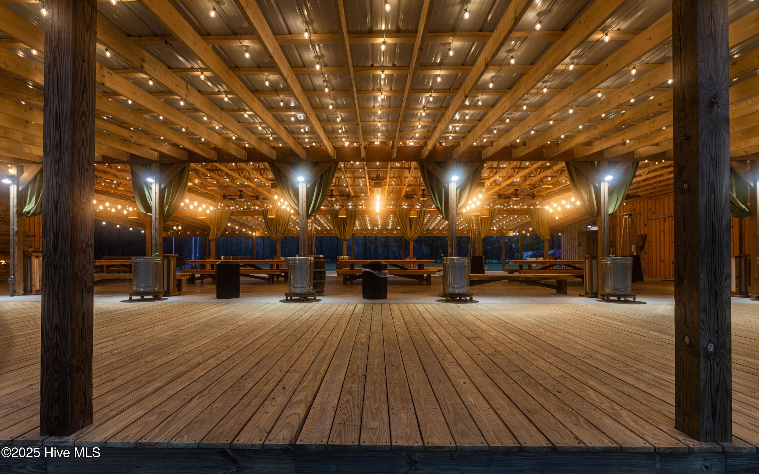 100500621 | Photo 19