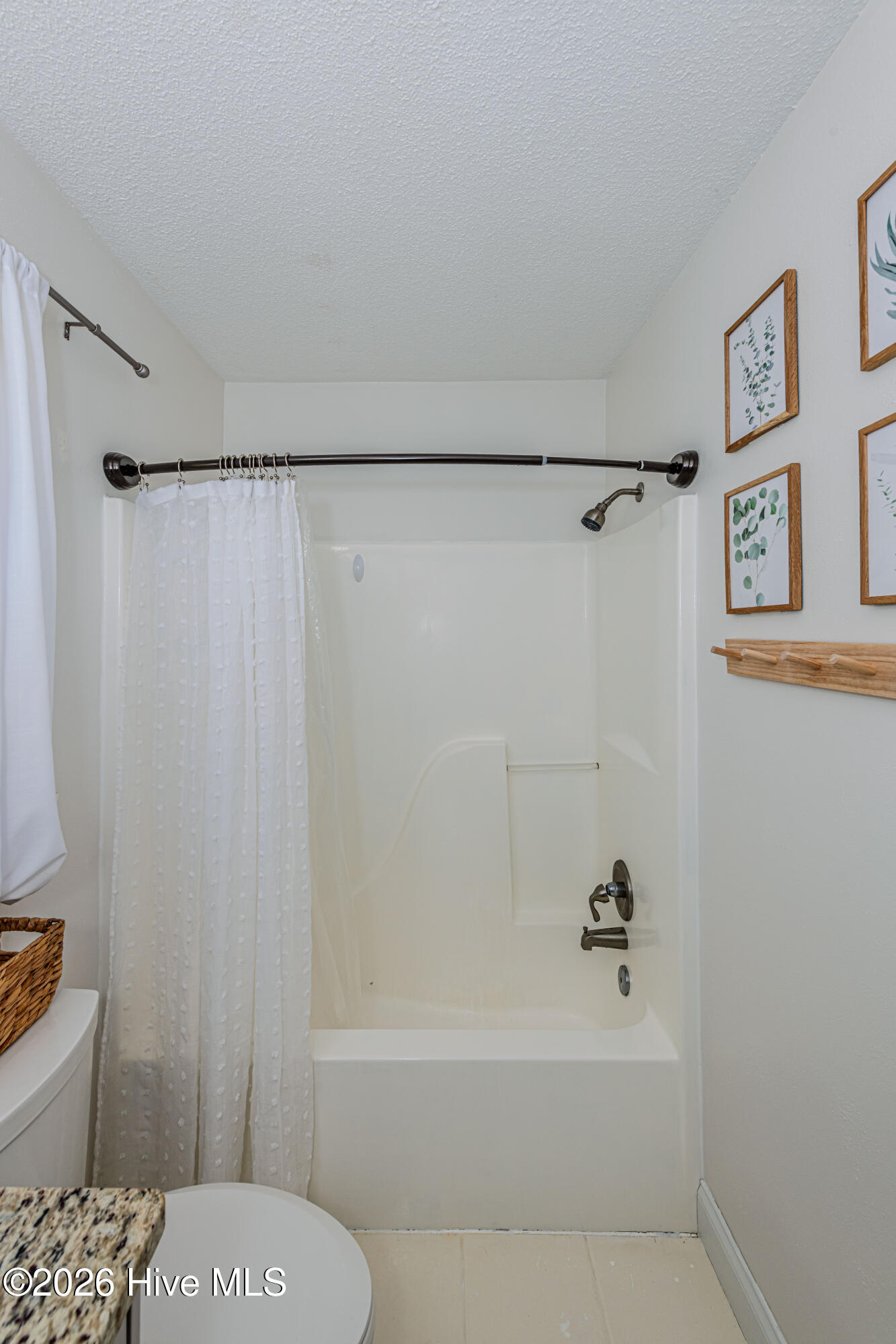 100564633 | Photo 46