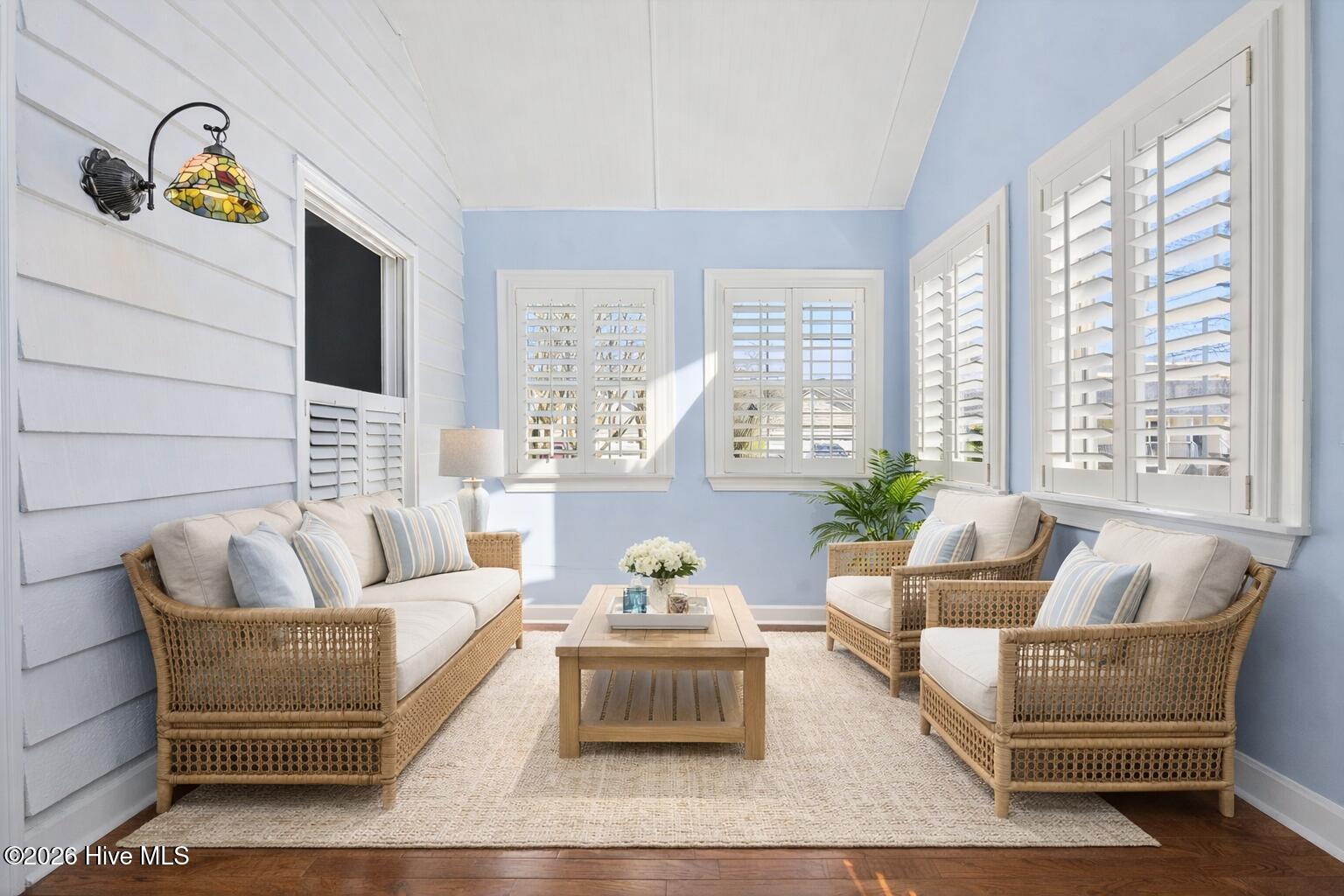 100558194 | Photo 20