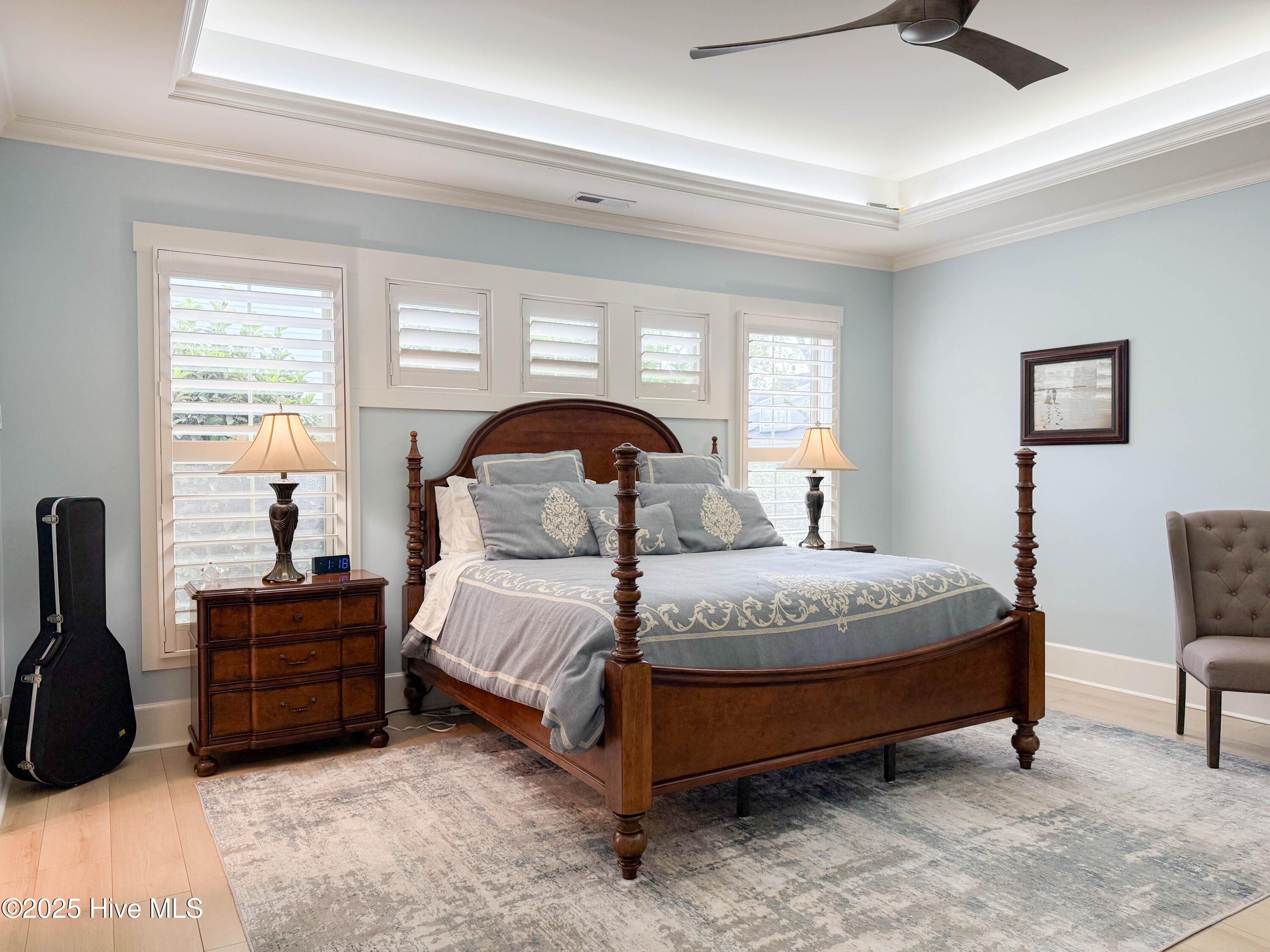 100534073 | Photo 39