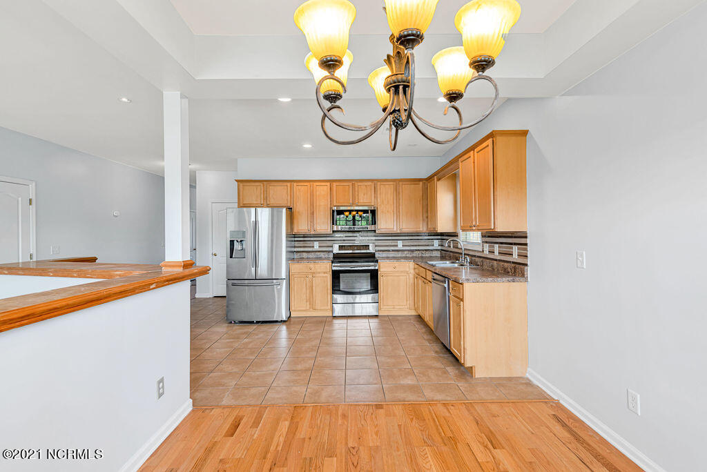 100530654 | Photo 12