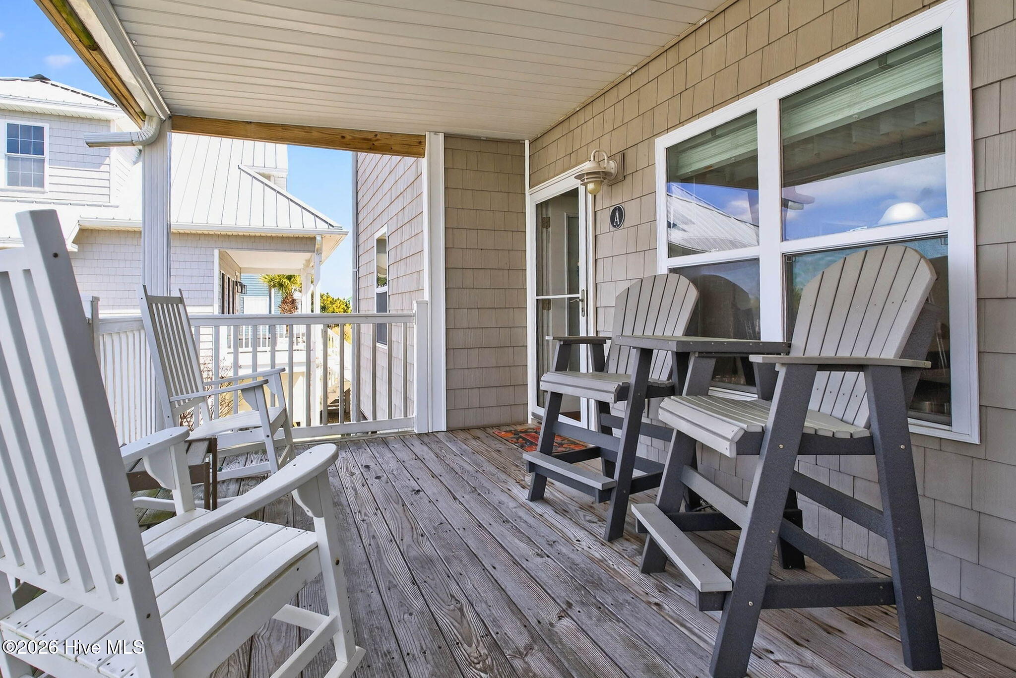 100562824 | Photo 11