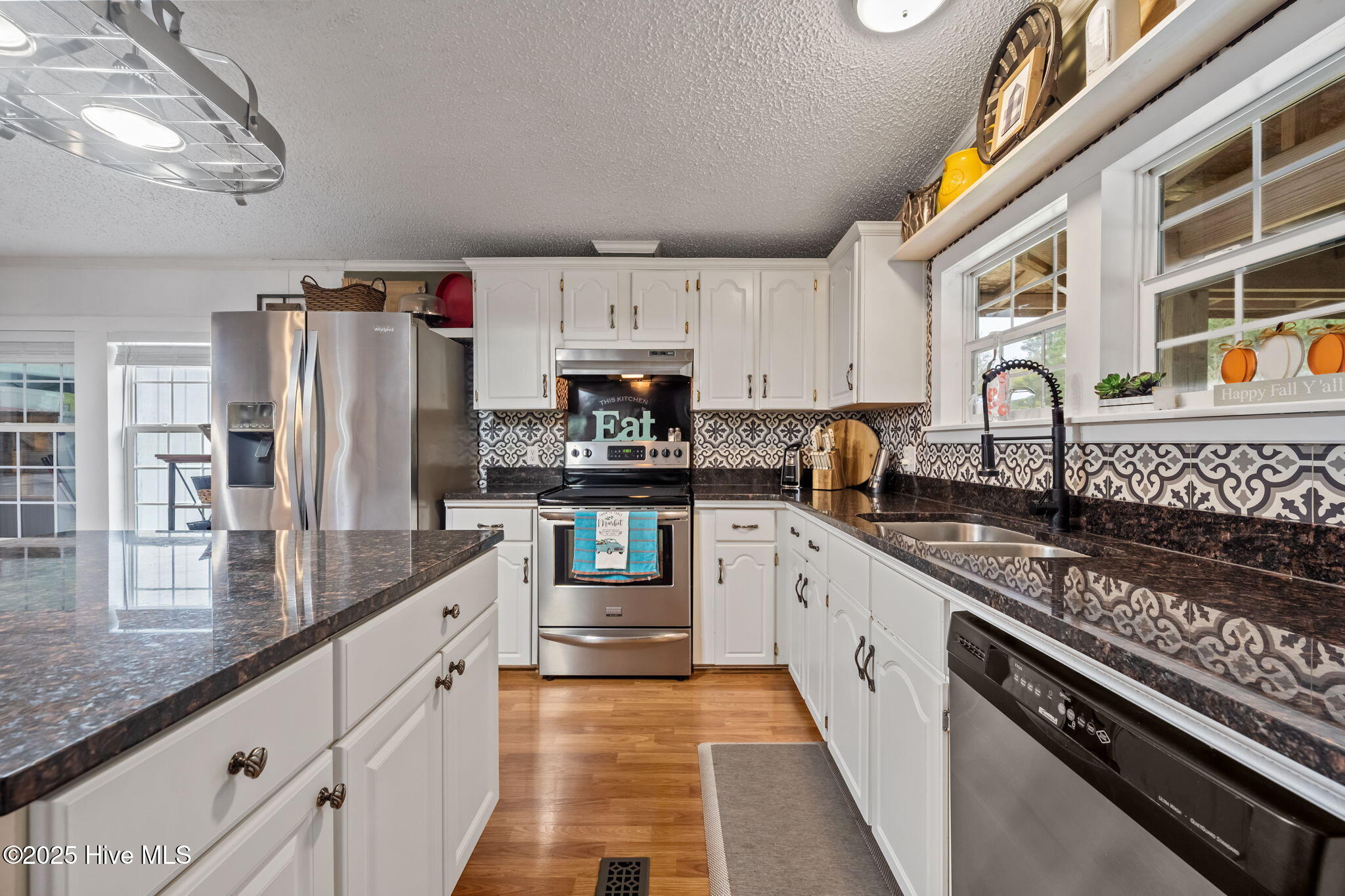 100537137 | Photo 18