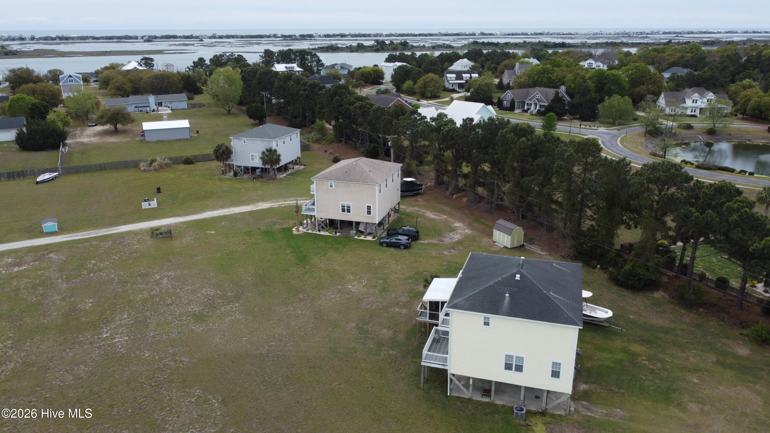 100566043 | Photo 15