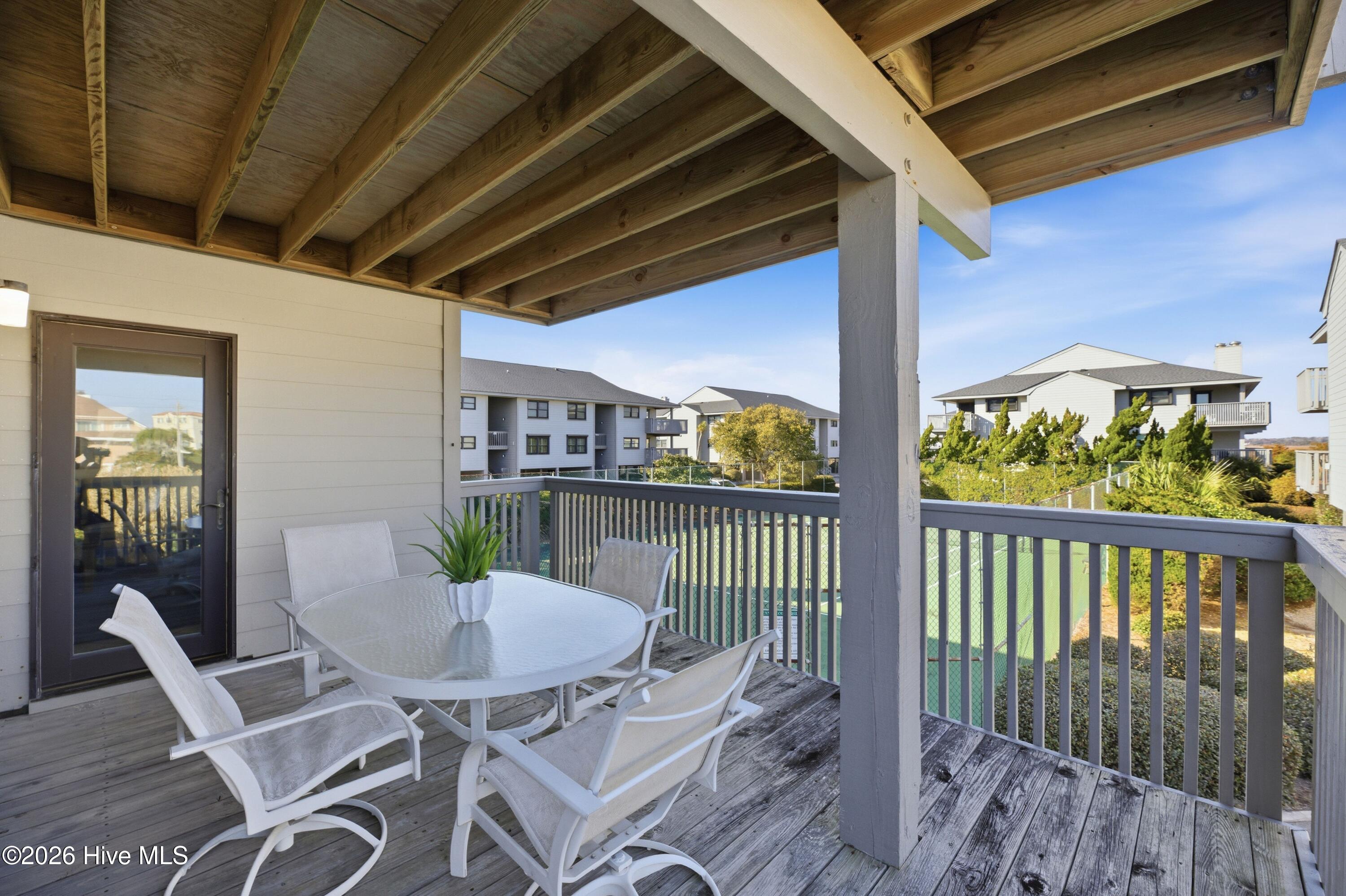 100549677 | Photo 30