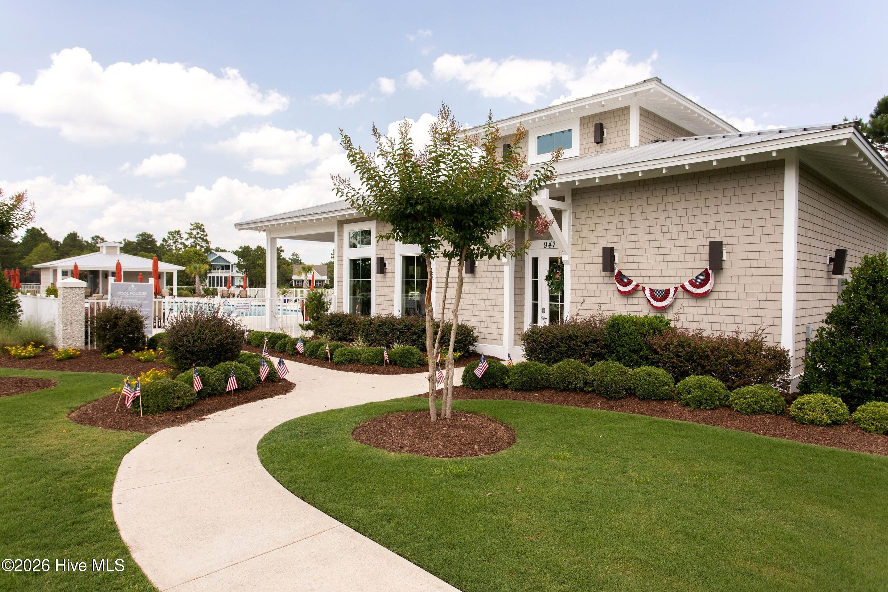 100549820 | Photo 49