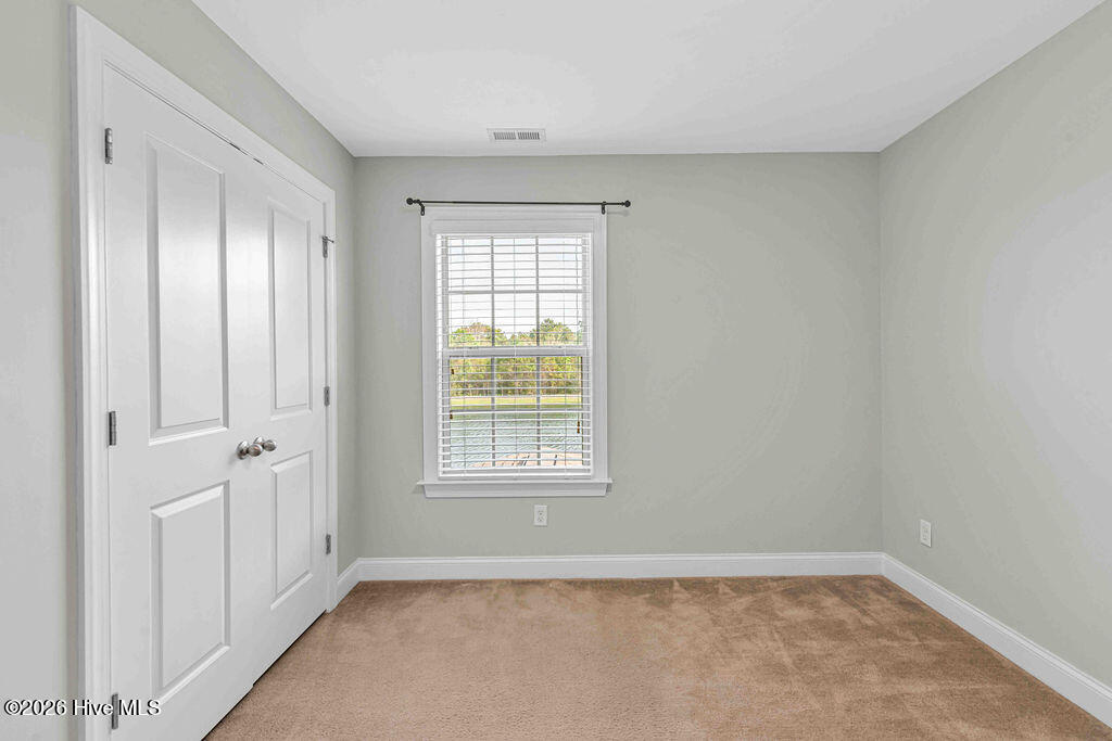 100566464 | Photo 40