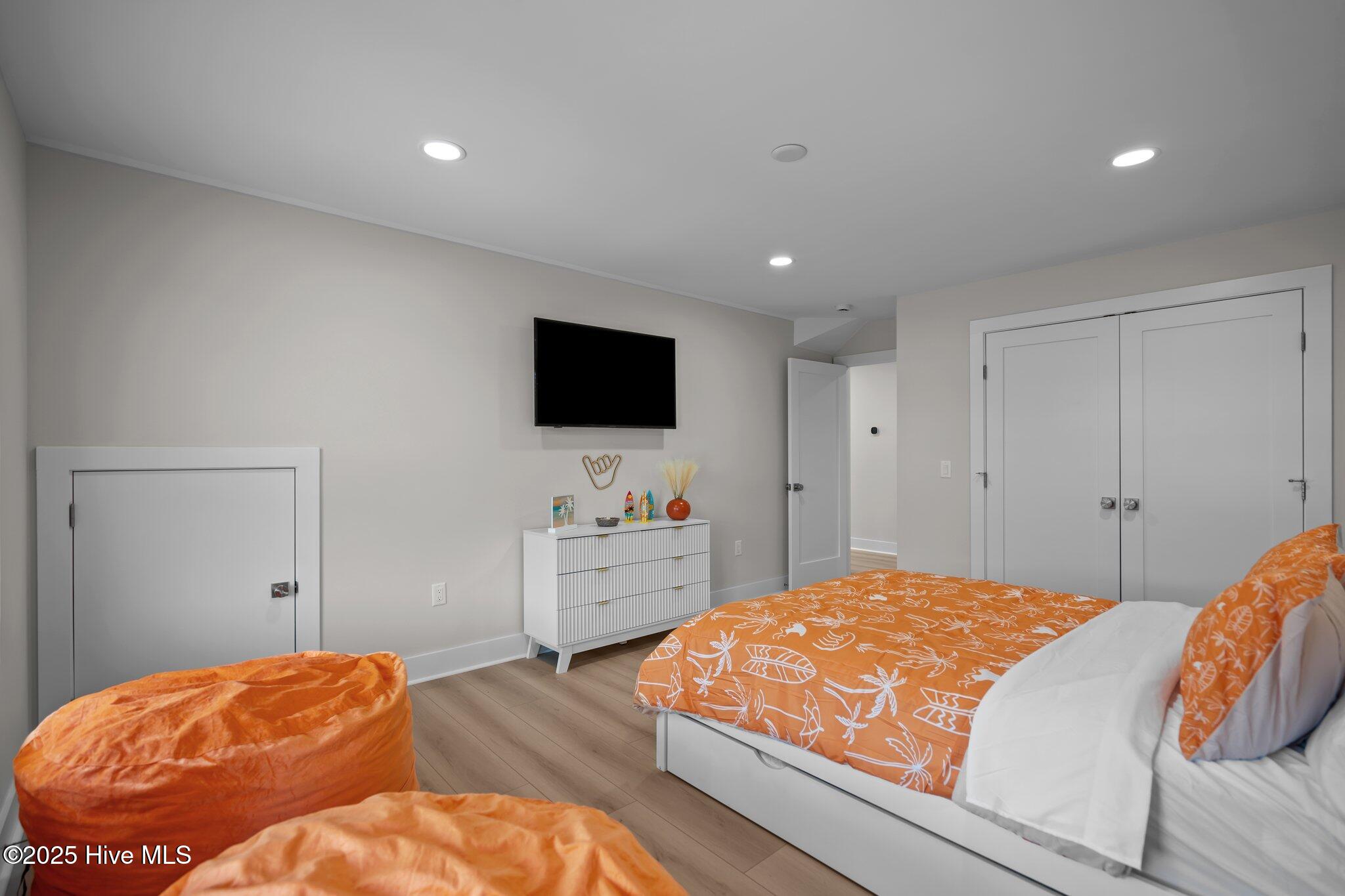 100519500 | Photo 36