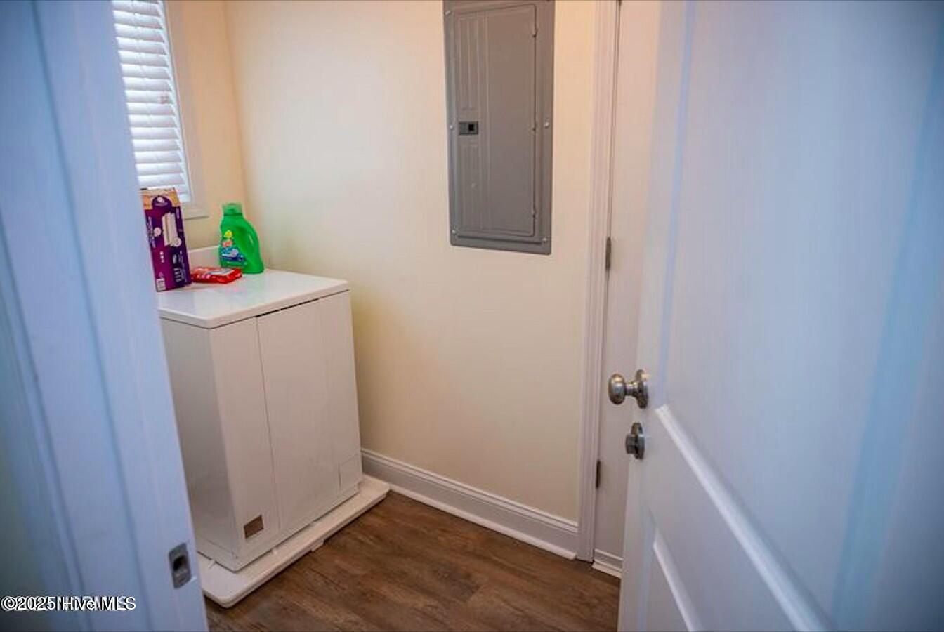 100490306 | Photo 18