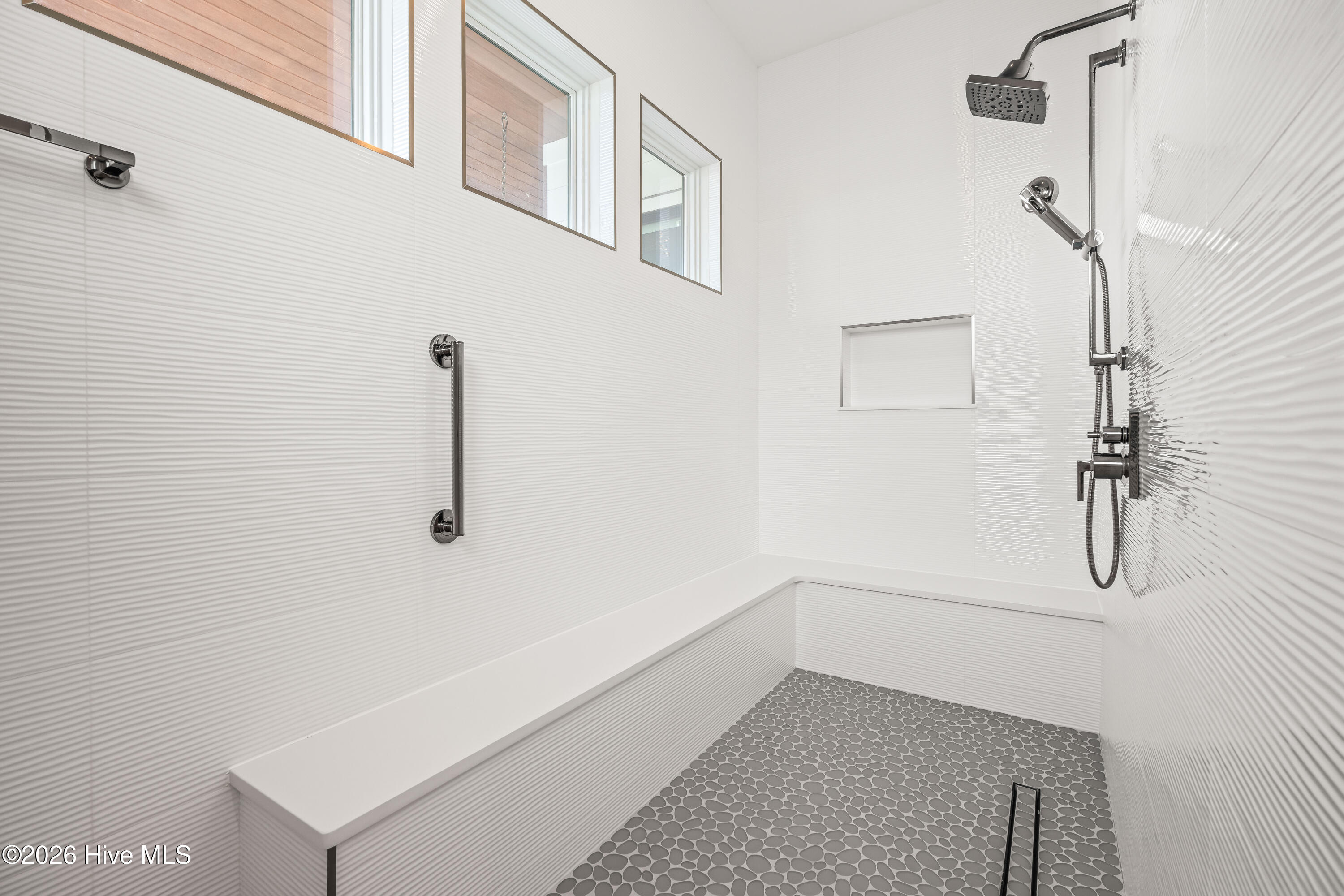 100567165 | Photo 56