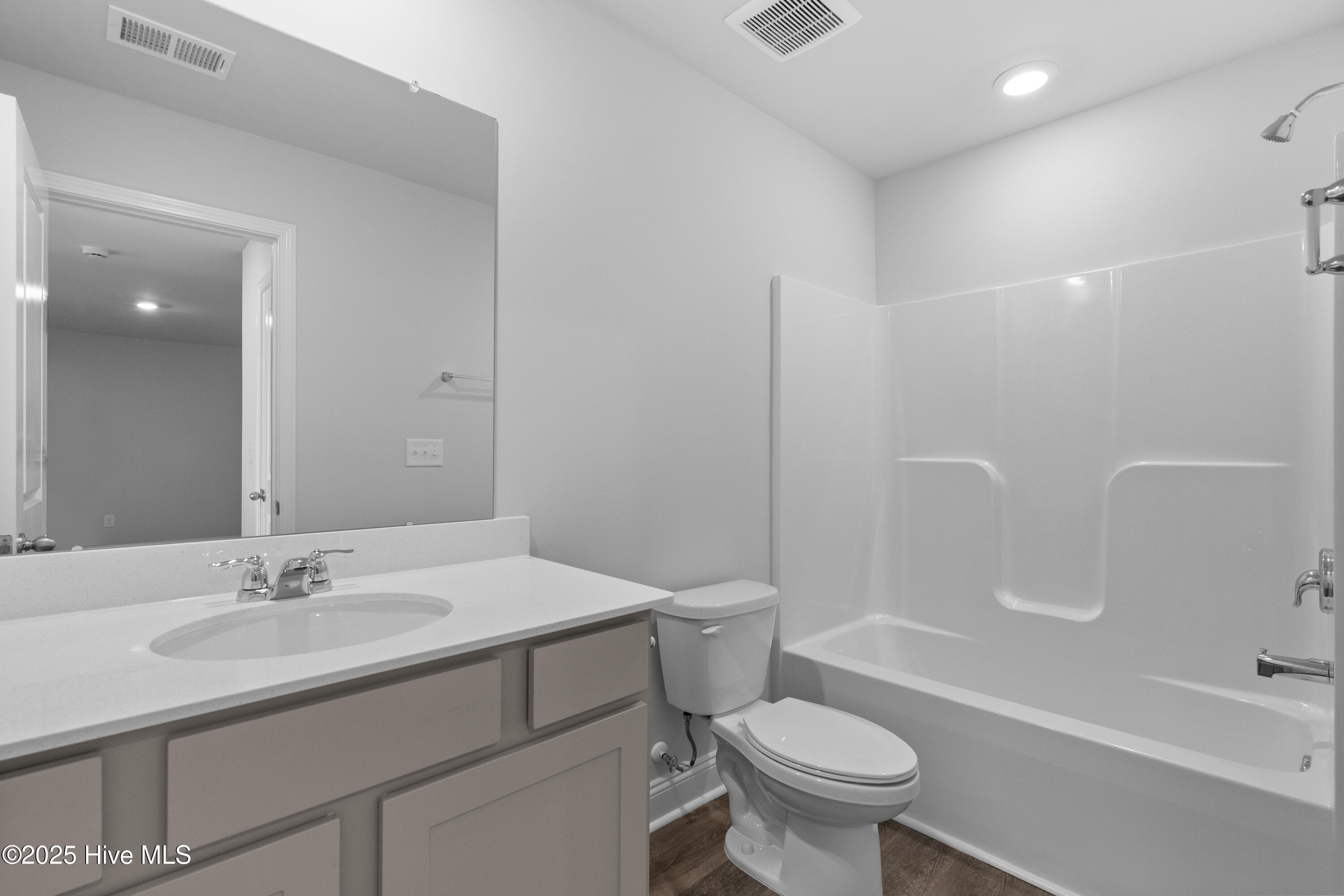 100510823 | Photo 22