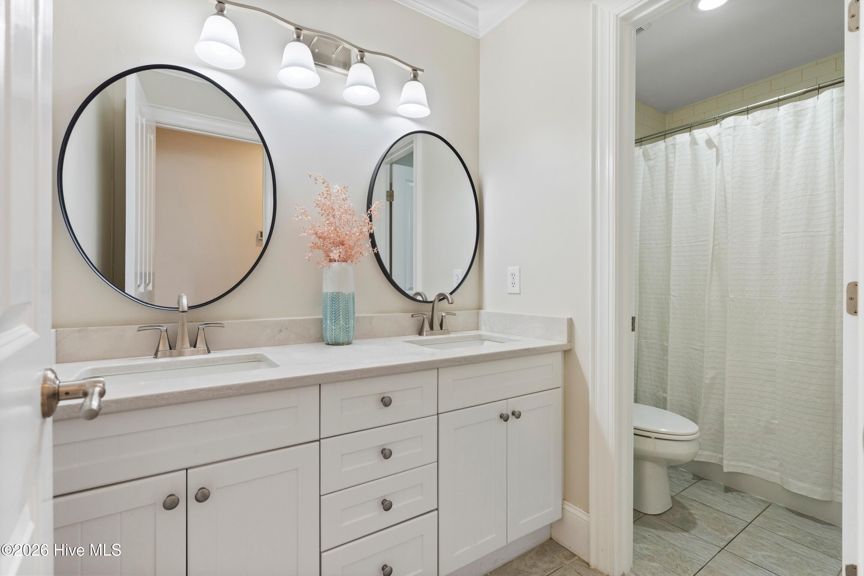 100549669 | Photo 47