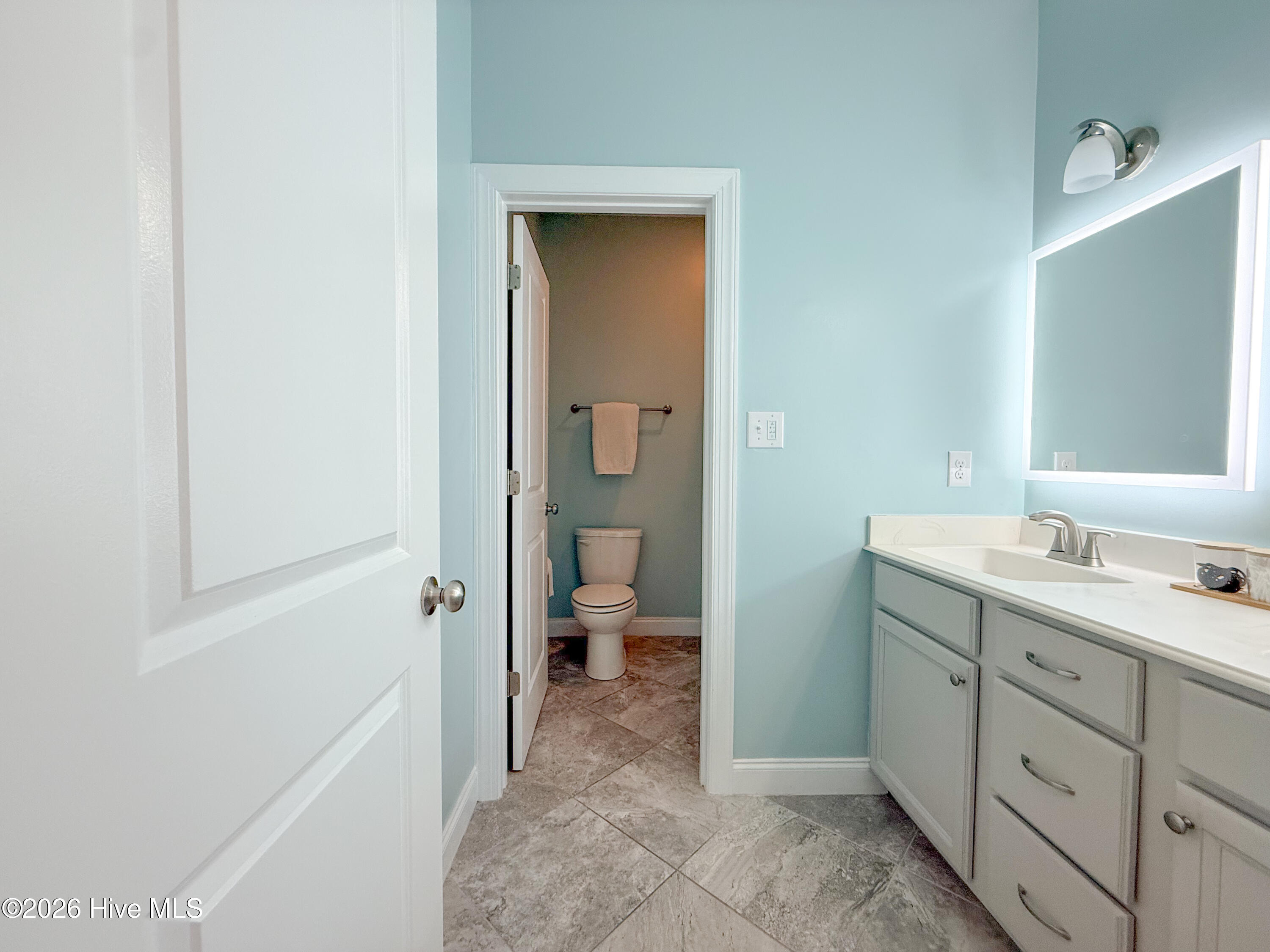 100569259 | Photo 55