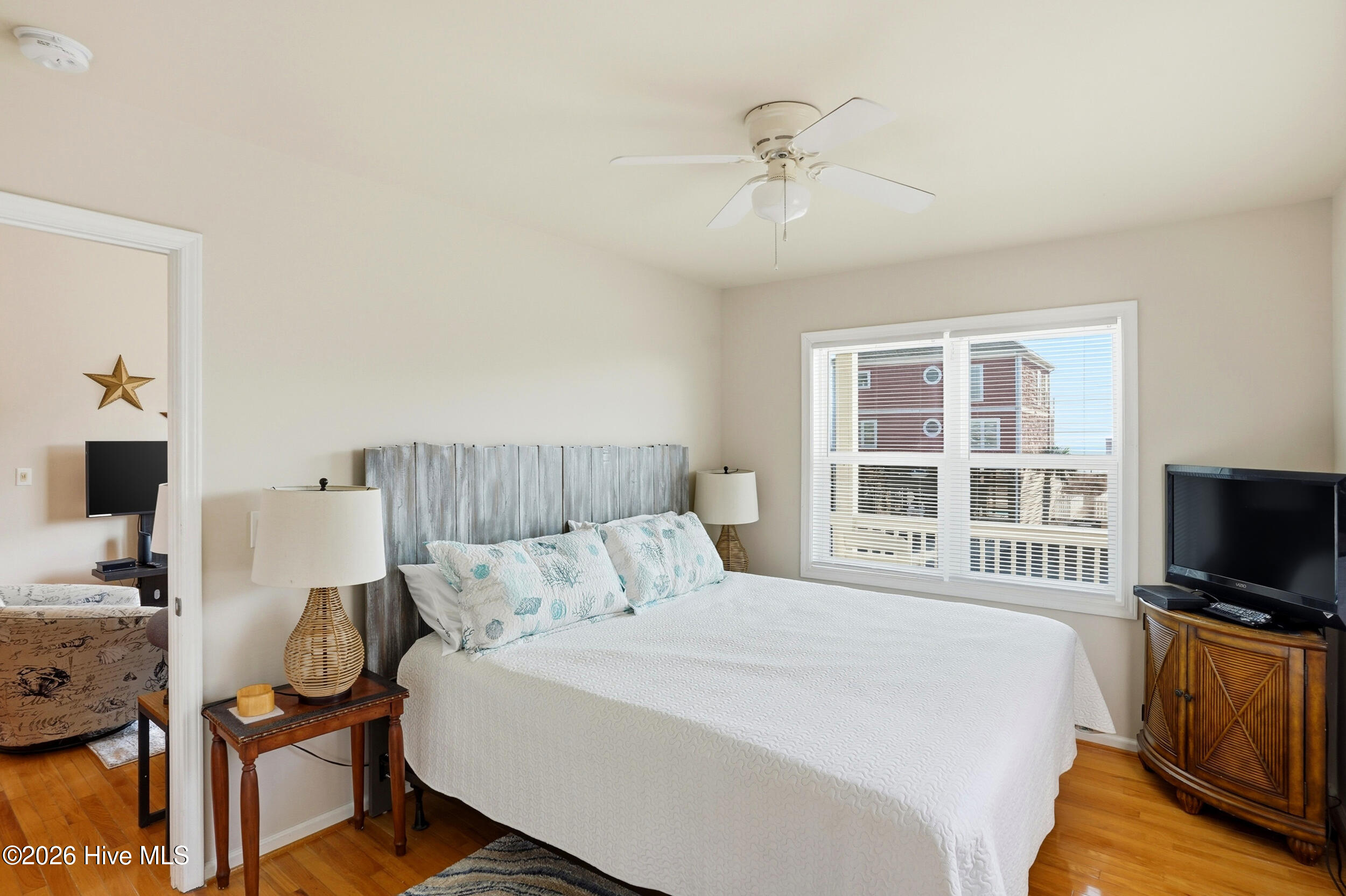 100554580 | Photo 17