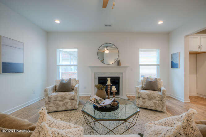 100563707 | Photo 14