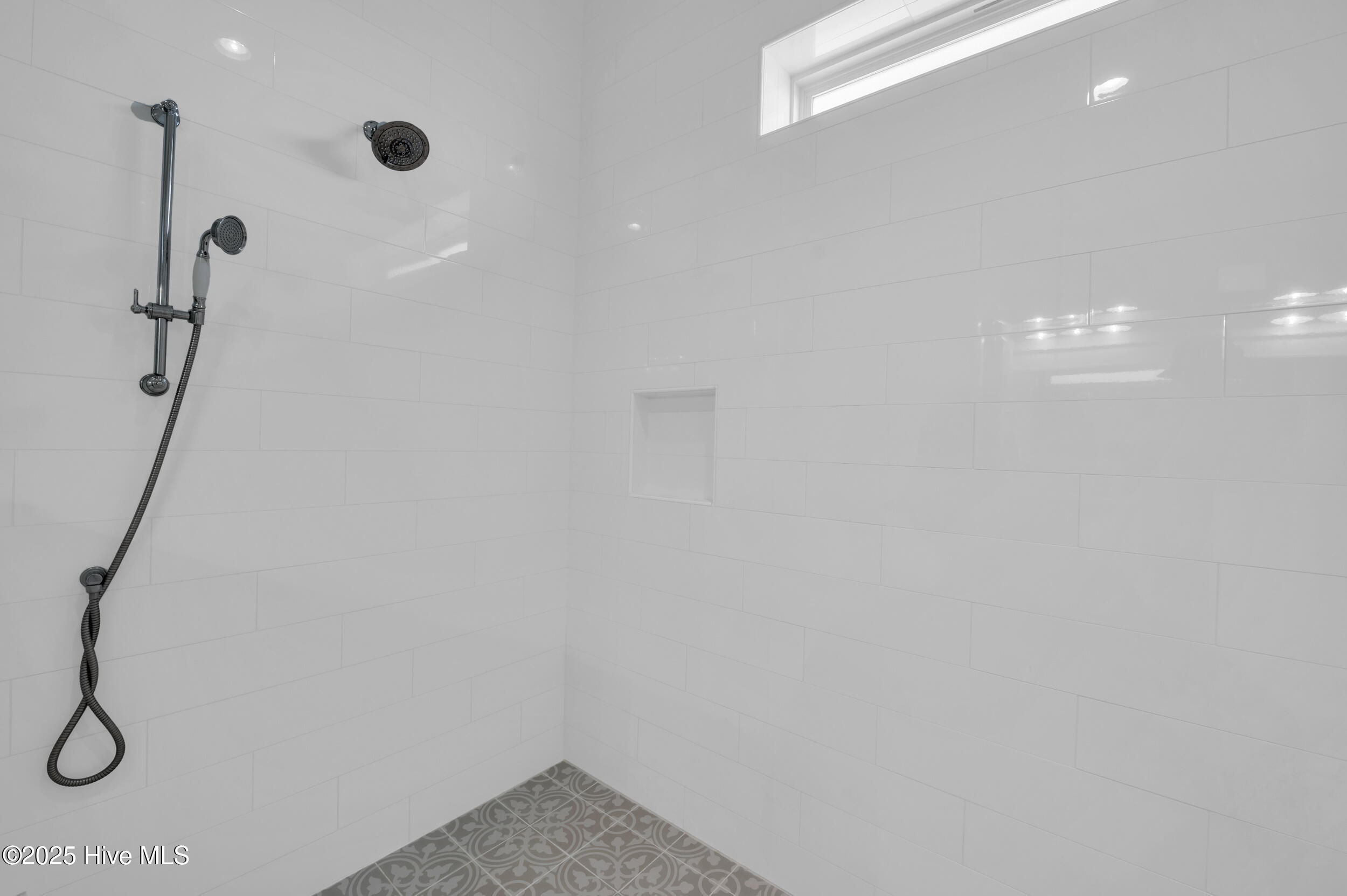 100543268 | Photo 29