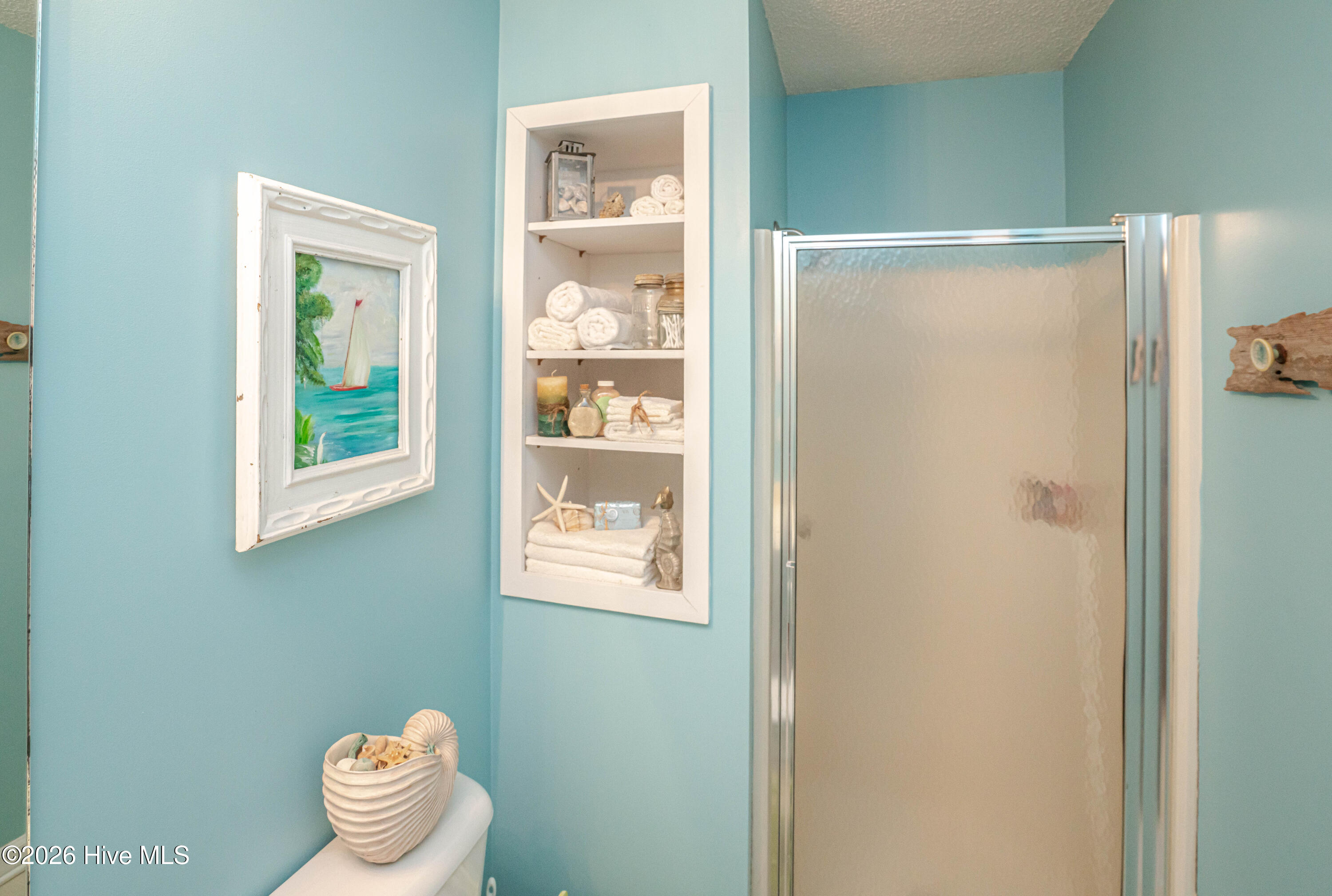 100561840 | Photo 33