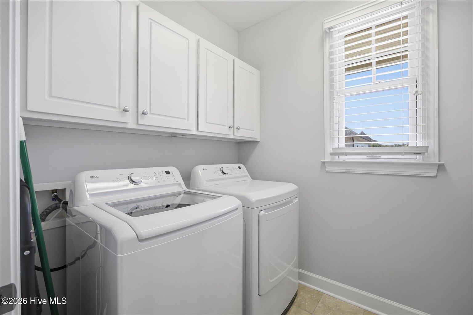 100561305 | Photo 19