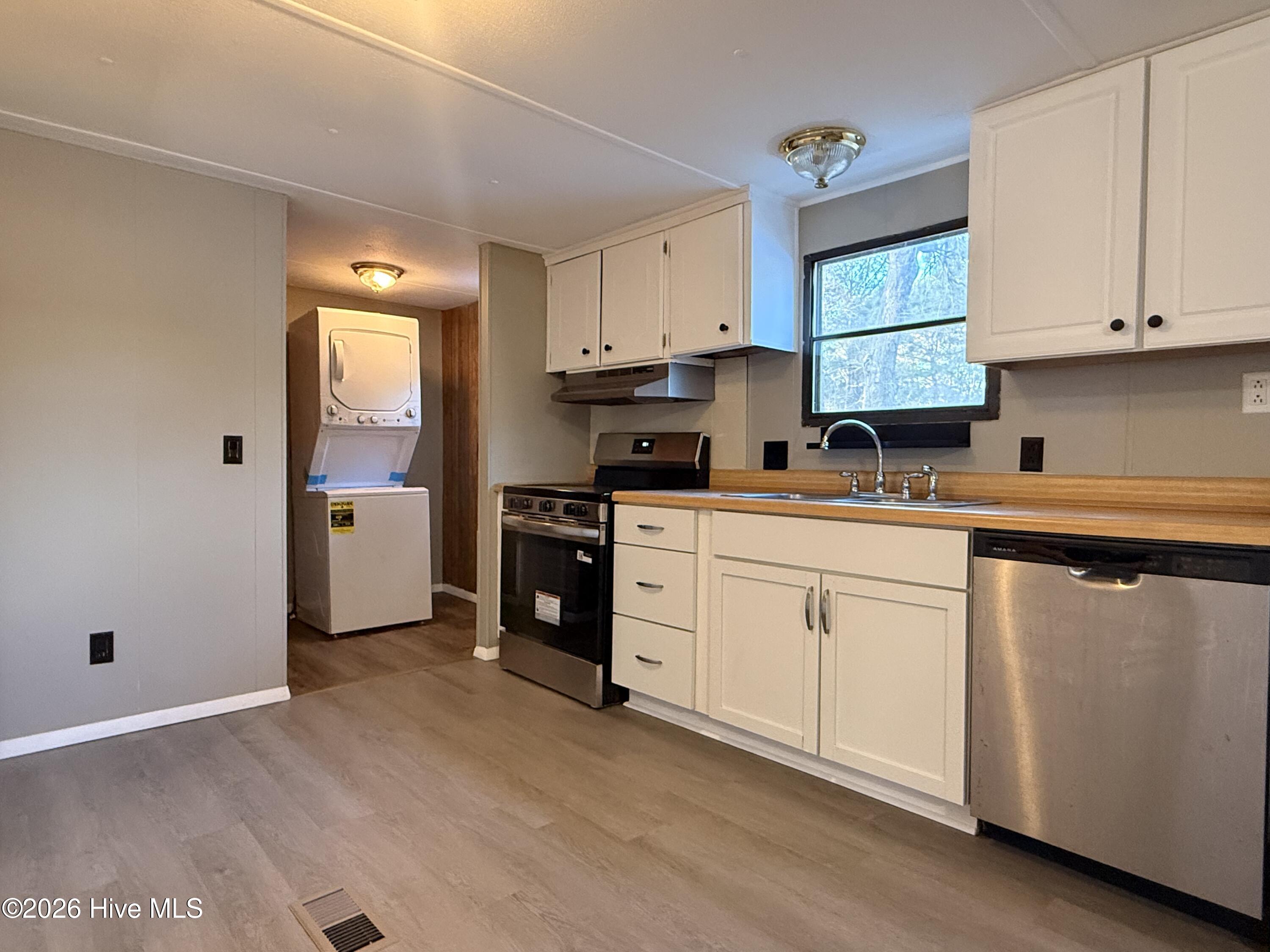 110 Woodbrook Drive, Midway Park, NC 28544 – photo 15: Kitchen