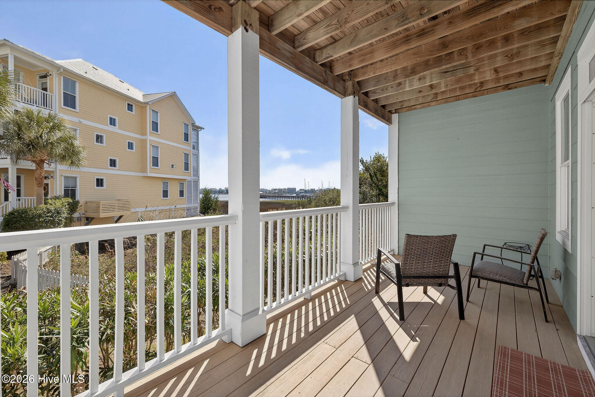 100562225 | Photo 47