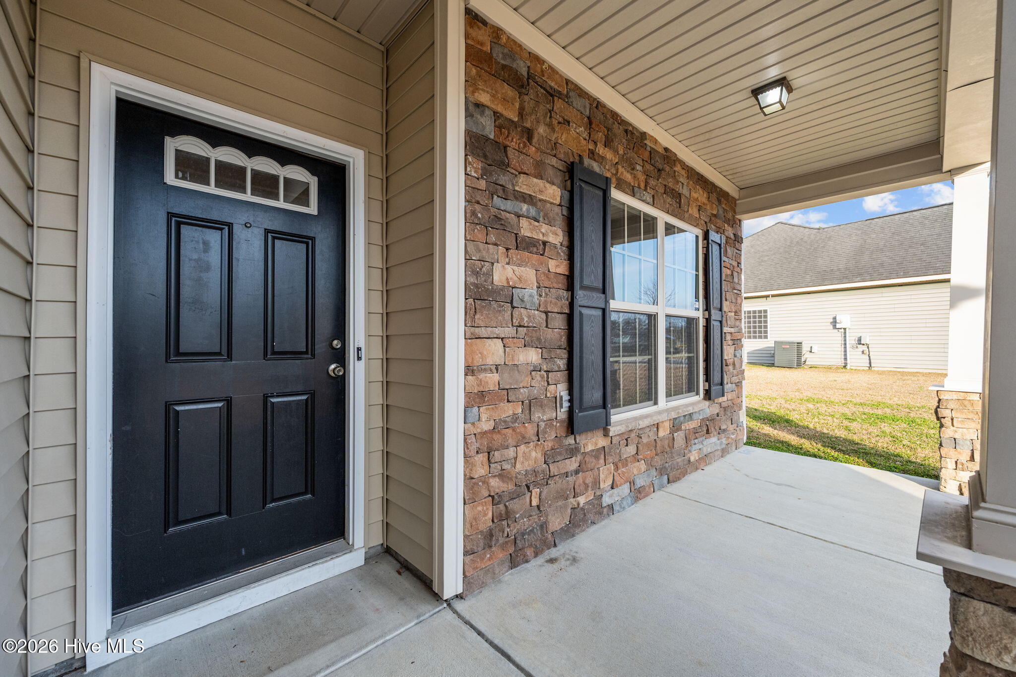 100549428 | Photo 33